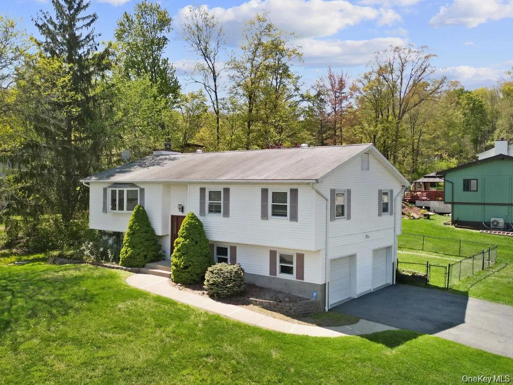 9 Jackson Street, Woodbury, NY, 4 Bedrooms Bedrooms, 7 Rooms Rooms,3 BathroomsBathrooms,Residential Lease,For Rent,Jackson,0,1007089 9 Jackson Street, Woodbury, NY, 4 Bedrooms Bedrooms, 7 Rooms Rooms,3 BathroomsBathrooms,Residential Lease,For Rent,Jackson,0,1007089
