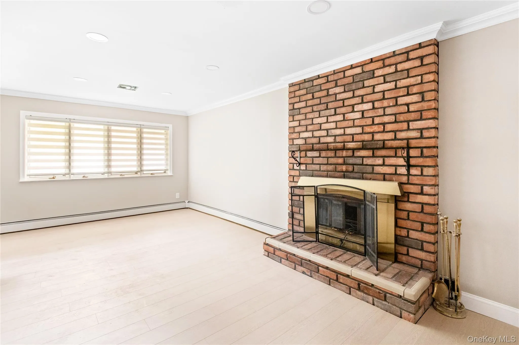 25 Adrienne Lane, Smithtown, NY, 4 Bedrooms Bedrooms, 10 Rooms Rooms,2 BathroomsBathrooms,Residential Lease,For Rent,Adrienne,0,1007096 25 Adrienne Lane, Smithtown, NY, 4 Bedrooms Bedrooms, 10 Rooms Rooms,2 BathroomsBathrooms,Residential Lease,For Rent,Adrienne,0,1007096
