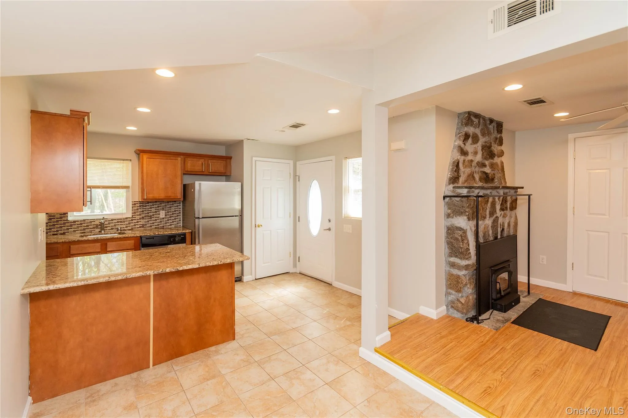 797 Forest Glen Road, Monroe, NY, 2 Bedrooms Bedrooms, 5 Rooms Rooms,1 BathroomBathrooms,Residential Lease,For Rent,Forest Glen,0,1007098 797 Forest Glen Road, Monroe, NY, 2 Bedrooms Bedrooms, 5 Rooms Rooms,1 BathroomBathrooms,Residential Lease,For Rent,Forest Glen,0,1007098