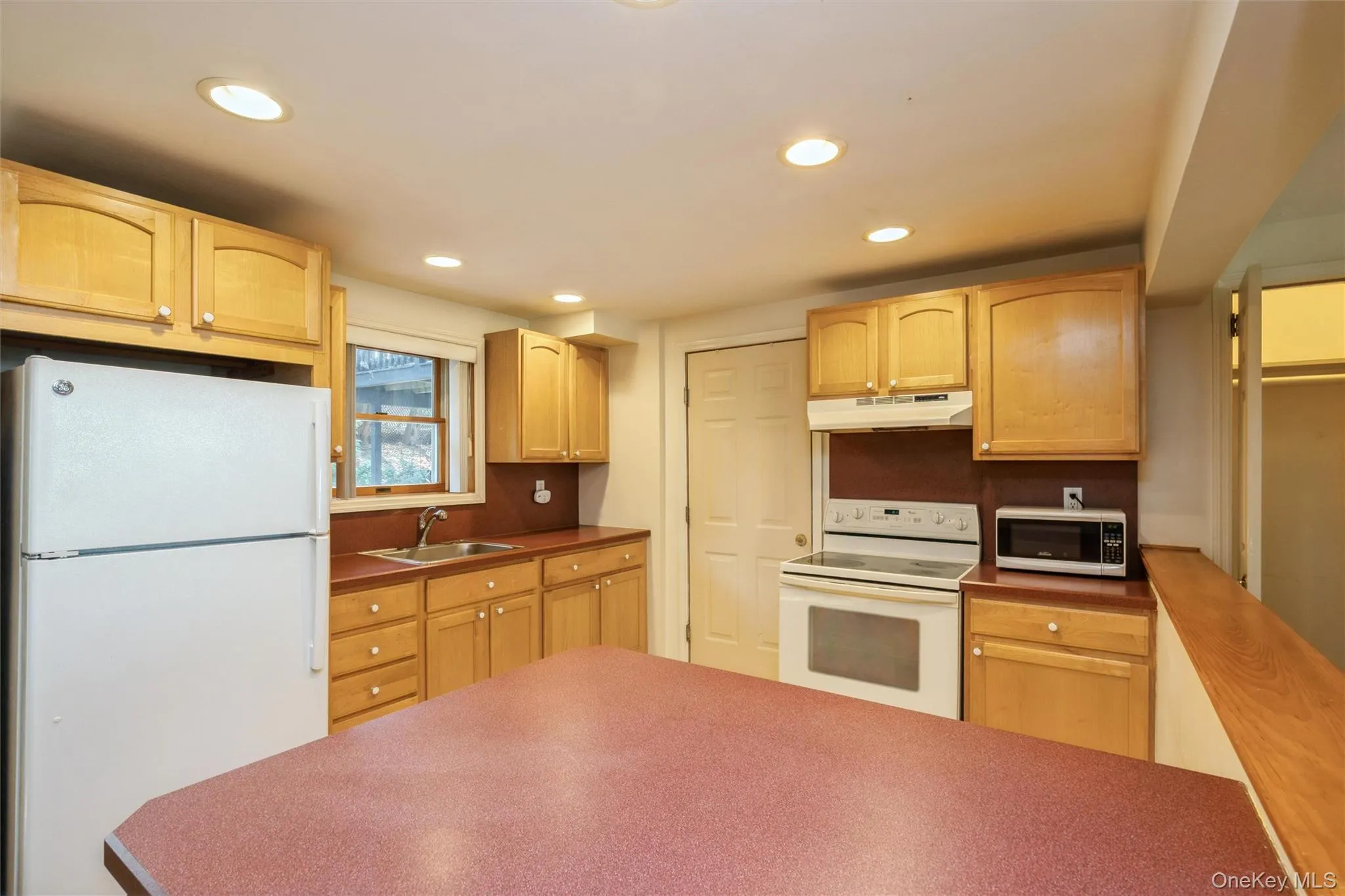 Legal 1 Bedroom Apartment Legal 1 Bedroom Apartment