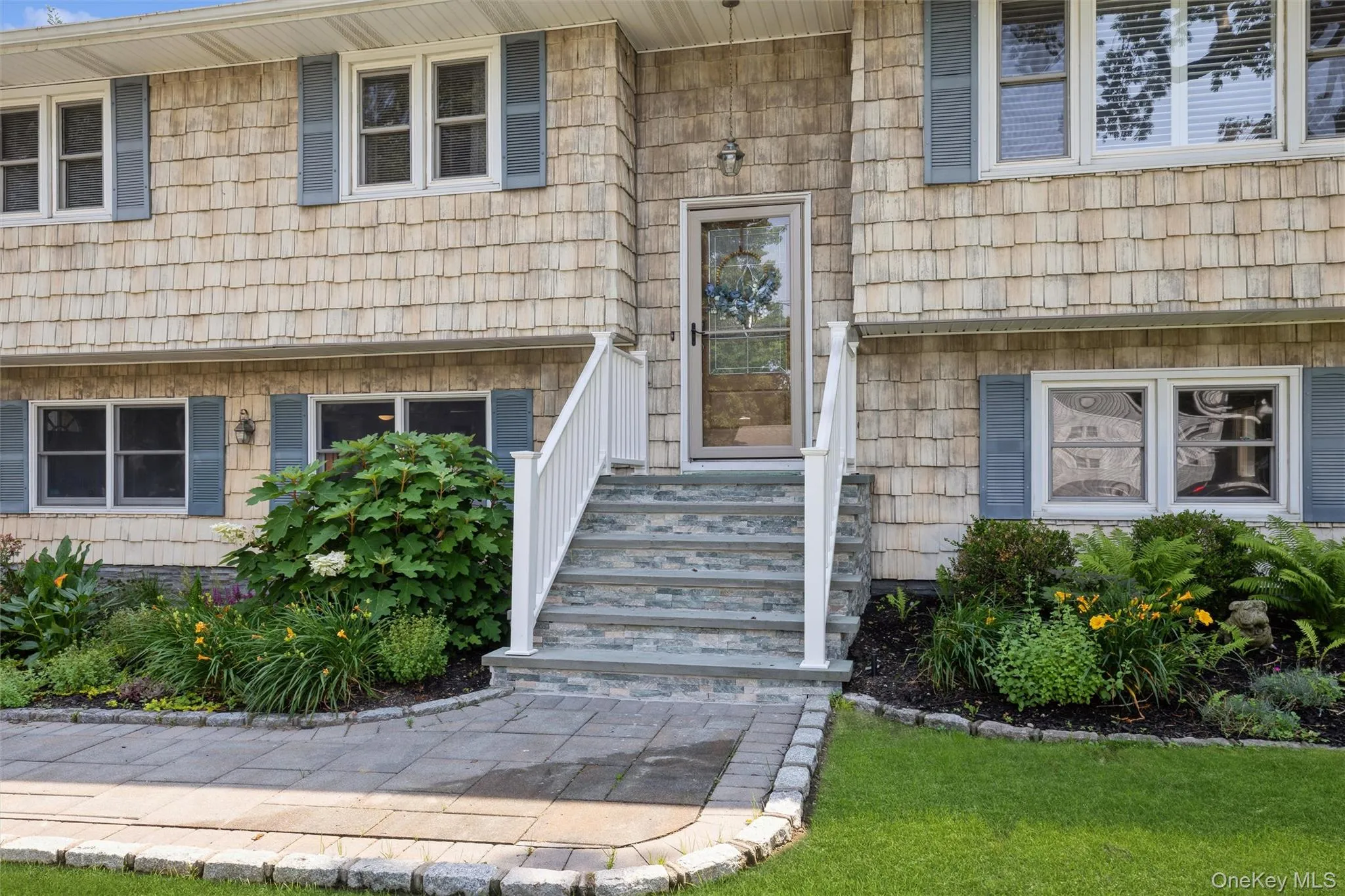 115 Clarendon Road, Brookhaven, NY, 4 Bedrooms Bedrooms, 12 Rooms Rooms,2 BathroomsBathrooms,Residential,For Rent,Clarendon,0,1007101 115 Clarendon Road, Brookhaven, NY, 4 Bedrooms Bedrooms, 12 Rooms Rooms,2 BathroomsBathrooms,Residential,For Rent,Clarendon,0,1007101