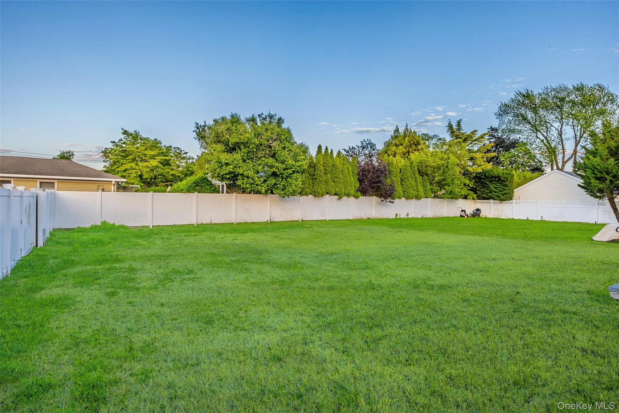 92 Biltmore Boulevard, Oyster Bay, NY, 4 Bedrooms Bedrooms, 8 Rooms Rooms,3 BathroomsBathrooms,Residential,For Rent,Biltmore,0,1007110 92 Biltmore Boulevard, Oyster Bay, NY, 4 Bedrooms Bedrooms, 8 Rooms Rooms,3 BathroomsBathrooms,Residential,For Rent,Biltmore,0,1007110