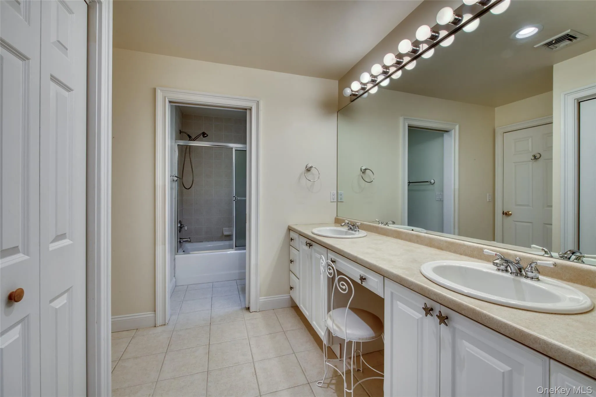 78 Channing Cross, Southampton, NY, 3 Bedrooms Bedrooms, 11 Rooms Rooms,3 BathroomsBathrooms,Residential,For Rent,Channing Cross,0,1007114 78 Channing Cross, Southampton, NY, 3 Bedrooms Bedrooms, 11 Rooms Rooms,3 BathroomsBathrooms,Residential,For Rent,Channing Cross,0,1007114