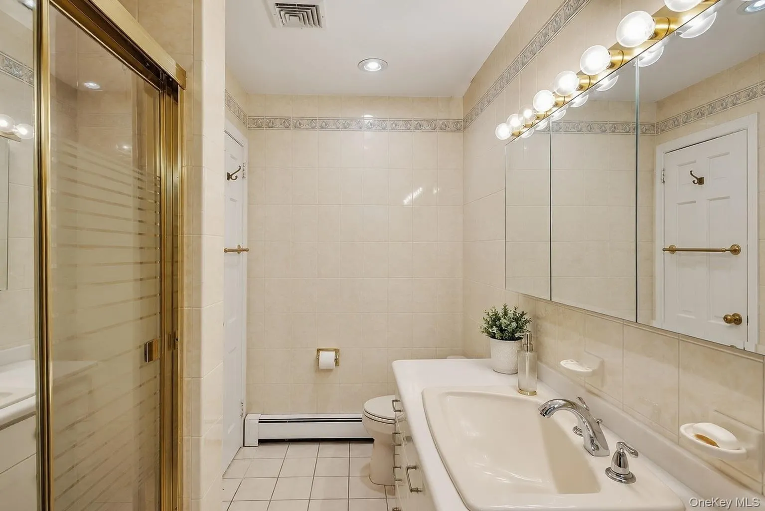 77 Shore Road, Brookhaven, NY, 5 Bedrooms Bedrooms, 11 Rooms Rooms,2 BathroomsBathrooms,Residential,For Rent,Shore,0,1007118 77 Shore Road, Brookhaven, NY, 5 Bedrooms Bedrooms, 11 Rooms Rooms,2 BathroomsBathrooms,Residential,For Rent,Shore,0,1007118