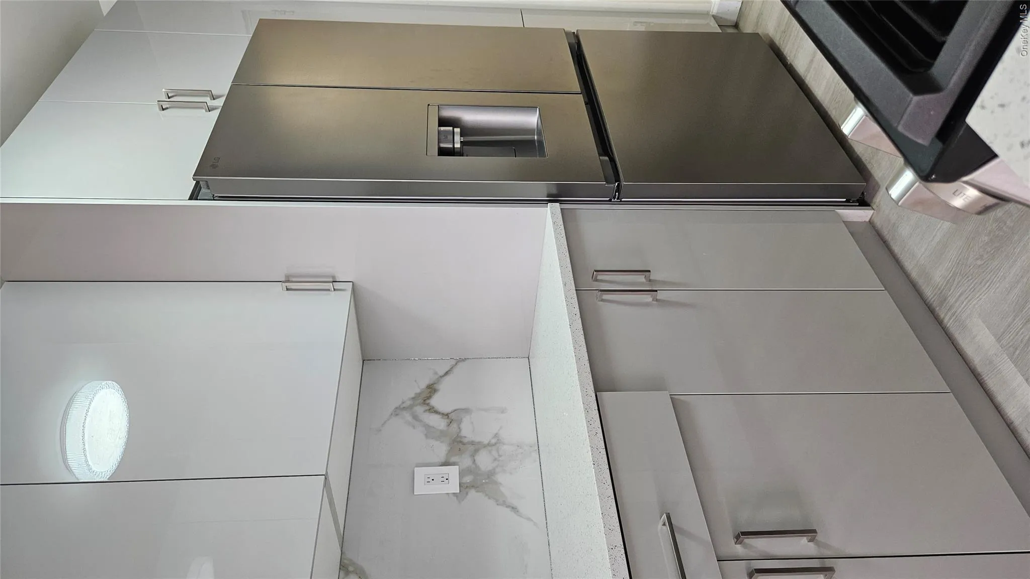 4255 Colden Street, New York, NY, 2 Bedrooms Bedrooms, 6 Rooms Rooms,1 BathroomBathrooms,Residential Lease,For Rent,Colden,0,1007121 4255 Colden Street, New York, NY, 2 Bedrooms Bedrooms, 6 Rooms Rooms,1 BathroomBathrooms,Residential Lease,For Rent,Colden,0,1007121