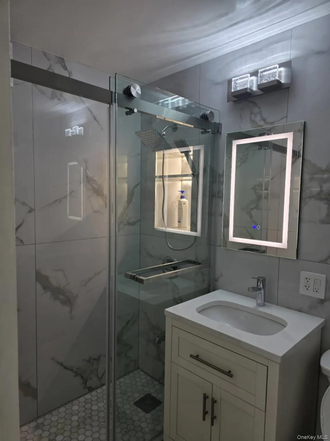 4255 Colden Street, New York, NY, 2 Bedrooms Bedrooms, 6 Rooms Rooms,1 BathroomBathrooms,Residential Lease,For Rent,Colden,0,1007121 4255 Colden Street, New York, NY, 2 Bedrooms Bedrooms, 6 Rooms Rooms,1 BathroomBathrooms,Residential Lease,For Rent,Colden,0,1007121