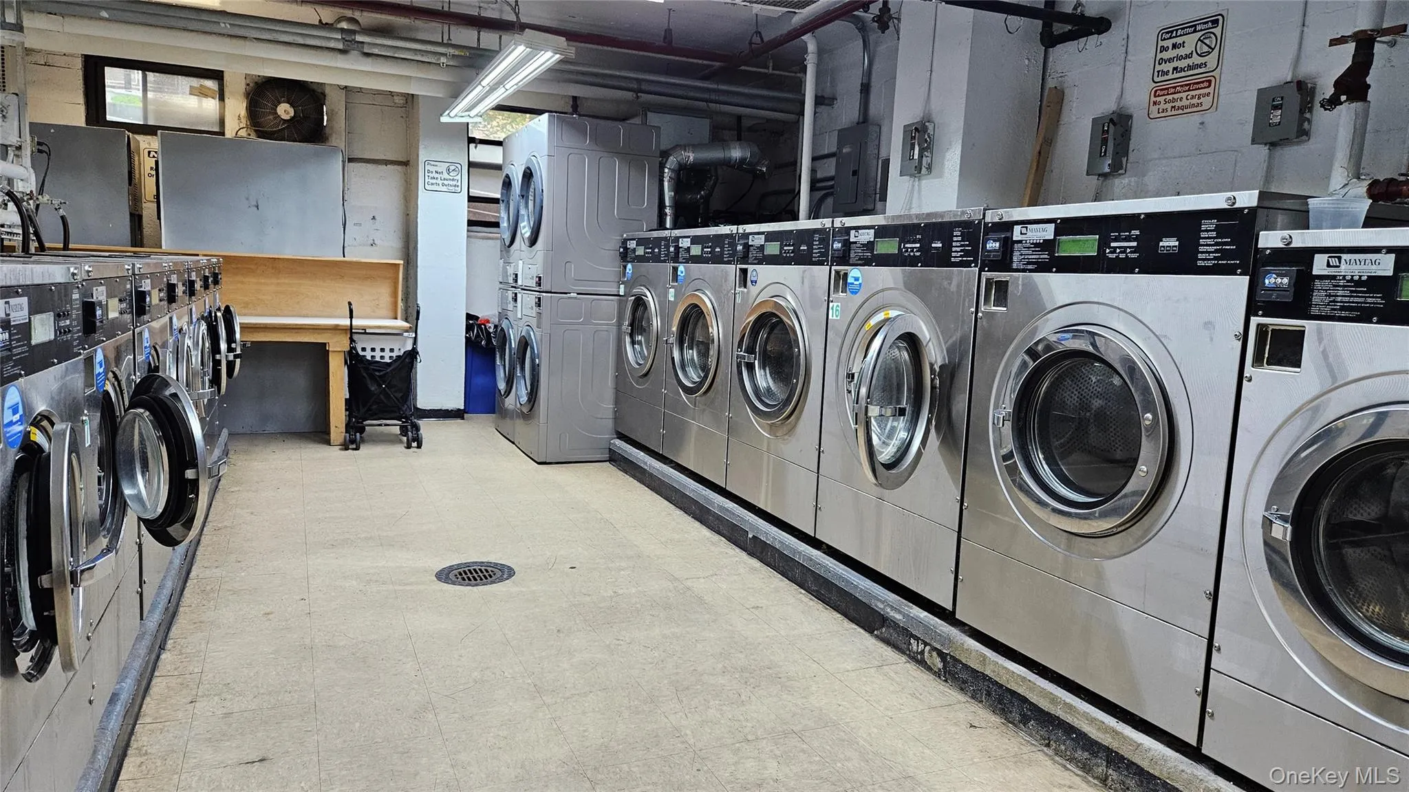 4255 Colden Street, New York, NY, 2 Bedrooms Bedrooms, 6 Rooms Rooms,1 BathroomBathrooms,Residential Lease,For Rent,Colden,0,1007121 4255 Colden Street, New York, NY, 2 Bedrooms Bedrooms, 6 Rooms Rooms,1 BathroomBathrooms,Residential Lease,For Rent,Colden,0,1007121