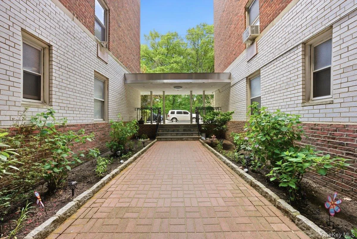 4320 Van Cortlandt, New York, NY, 1 Bedroom Bedrooms, 4 Rooms Rooms,1 BathroomBathrooms,Residential,For Rent,Van Cortlandt,0,1007125 4320 Van Cortlandt, New York, NY, 1 Bedroom Bedrooms, 4 Rooms Rooms,1 BathroomBathrooms,Residential,For Rent,Van Cortlandt,0,1007125