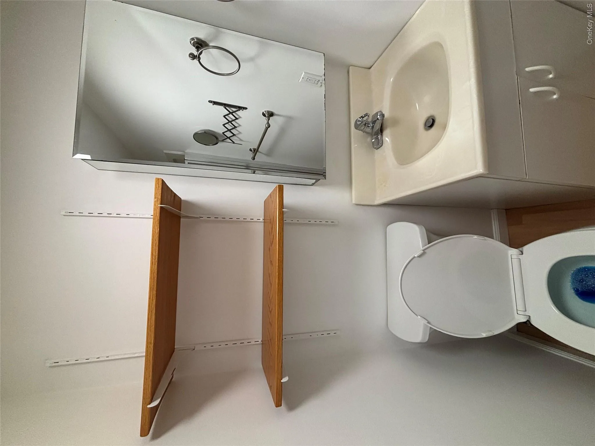 7 Thorne Street, Brookhaven, NY, 1 Bedroom Bedrooms, 4 Rooms Rooms,1 BathroomBathrooms,Residential Lease,For Rent,Thorne,0,1007129 7 Thorne Street, Brookhaven, NY, 1 Bedroom Bedrooms, 4 Rooms Rooms,1 BathroomBathrooms,Residential Lease,For Rent,Thorne,0,1007129