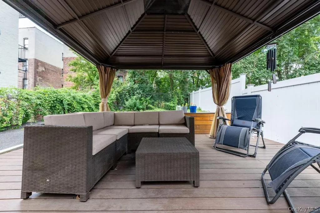 3121 Sedgwick Avenue, New York, NY, 4 Bedrooms Bedrooms, 20 Rooms Rooms,3 BathroomsBathrooms,Residential Lease,For Rent,Sedgwick,0,1007137 3121 Sedgwick Avenue, New York, NY, 4 Bedrooms Bedrooms, 20 Rooms Rooms,3 BathroomsBathrooms,Residential Lease,For Rent,Sedgwick,0,1007137