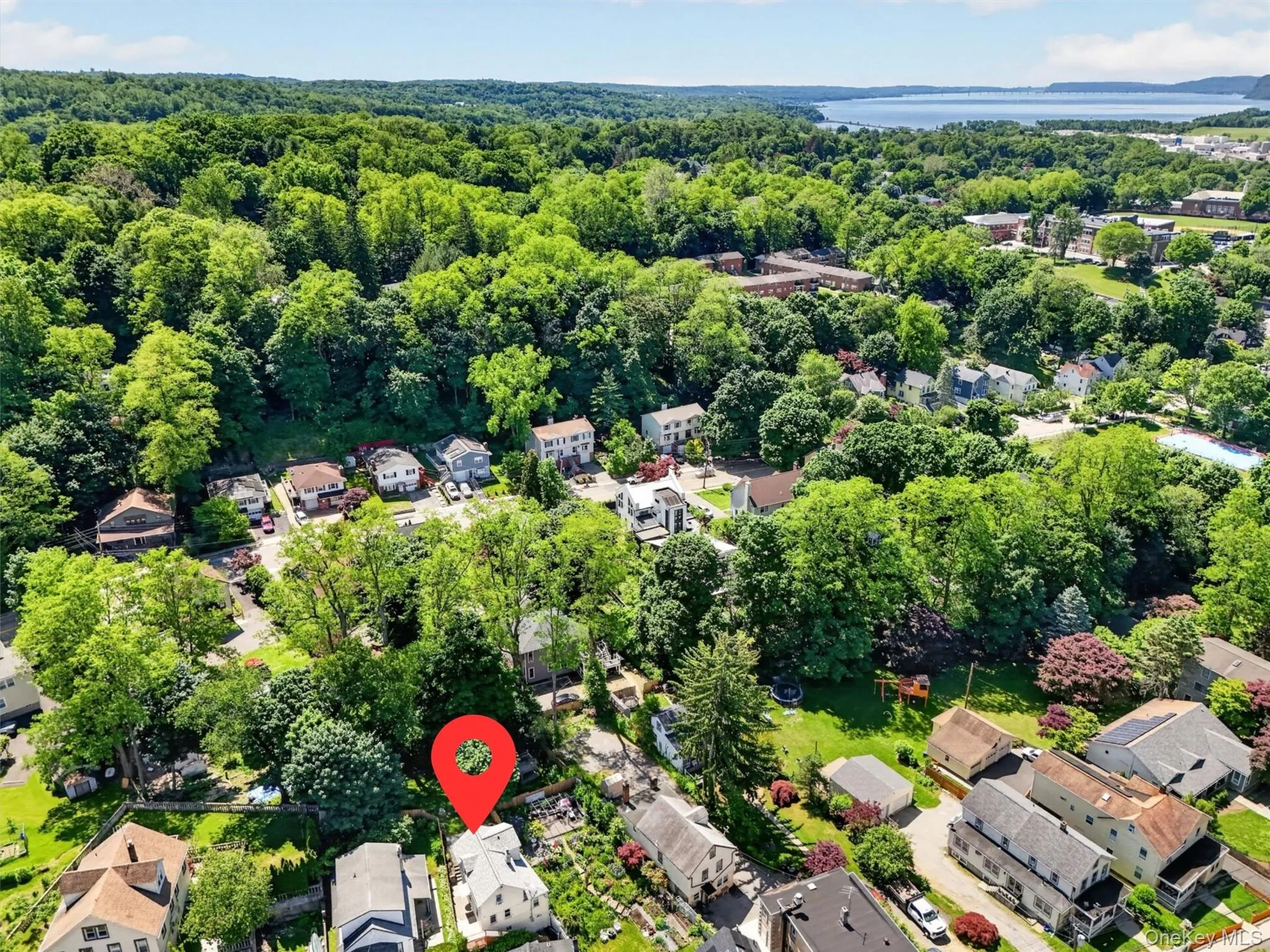 190 1/2 Grand Street, Cortlandt, NY, 2 Bedrooms Bedrooms, 4 Rooms Rooms,1 BathroomBathrooms,Residential,For Rent,Grand,0,1007145 190 1/2 Grand Street, Cortlandt, NY, 2 Bedrooms Bedrooms, 4 Rooms Rooms,1 BathroomBathrooms,Residential,For Rent,Grand,0,1007145
