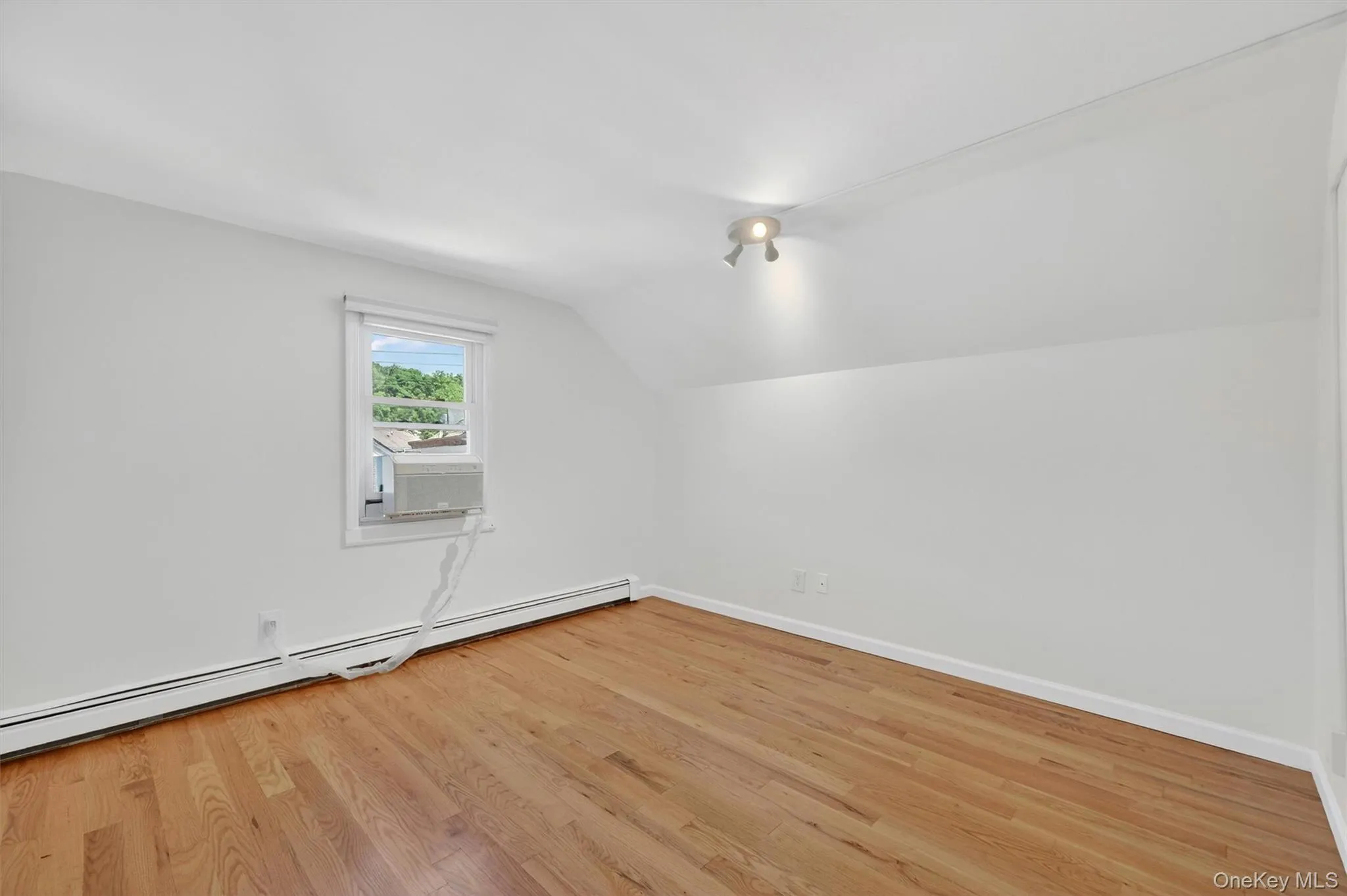 190 1/2 Grand Street, Cortlandt, NY, 2 Bedrooms Bedrooms, 4 Rooms Rooms,1 BathroomBathrooms,Residential,For Rent,Grand,0,1007145 190 1/2 Grand Street, Cortlandt, NY, 2 Bedrooms Bedrooms, 4 Rooms Rooms,1 BathroomBathrooms,Residential,For Rent,Grand,0,1007145