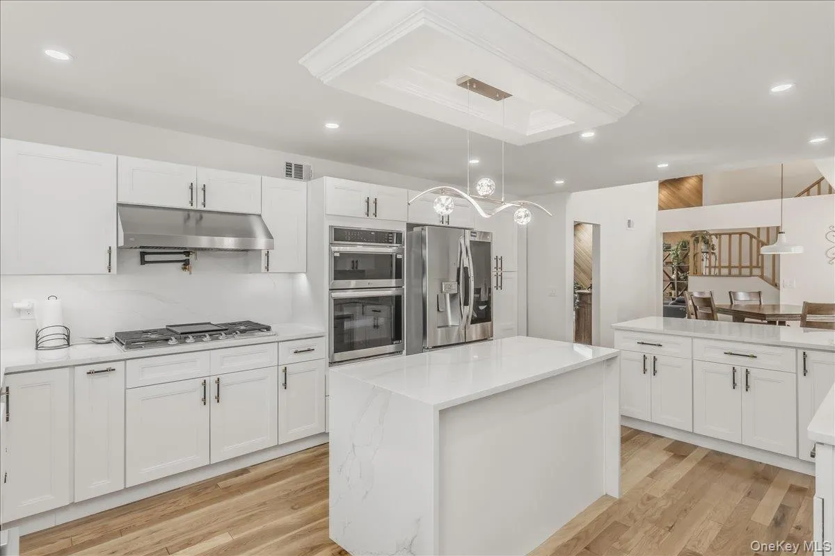 17 Campo Circle, North Hempstead, NY, 5 Bedrooms Bedrooms, 9 Rooms Rooms,3 BathroomsBathrooms,Residential,For Rent,Campo,0,1007147 17 Campo Circle, North Hempstead, NY, 5 Bedrooms Bedrooms, 9 Rooms Rooms,3 BathroomsBathrooms,Residential,For Rent,Campo,0,1007147