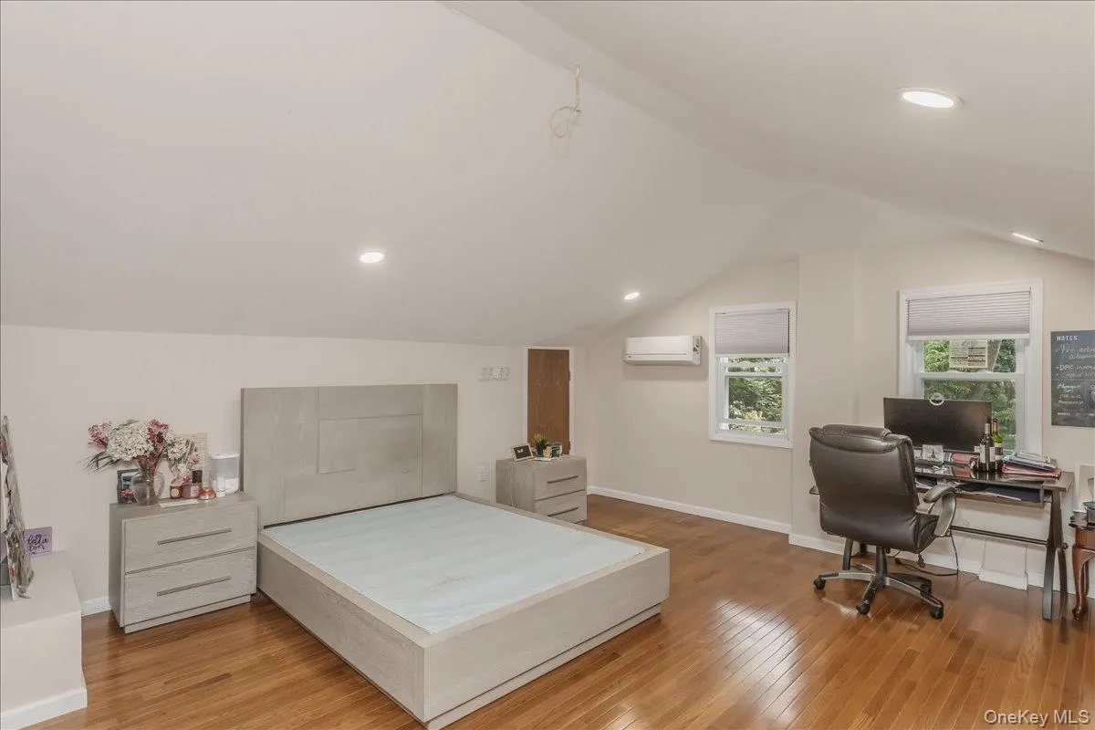 17 Campo Circle, North Hempstead, NY, 5 Bedrooms Bedrooms, 9 Rooms Rooms,3 BathroomsBathrooms,Residential,For Rent,Campo,0,1007147 17 Campo Circle, North Hempstead, NY, 5 Bedrooms Bedrooms, 9 Rooms Rooms,3 BathroomsBathrooms,Residential,For Rent,Campo,0,1007147
