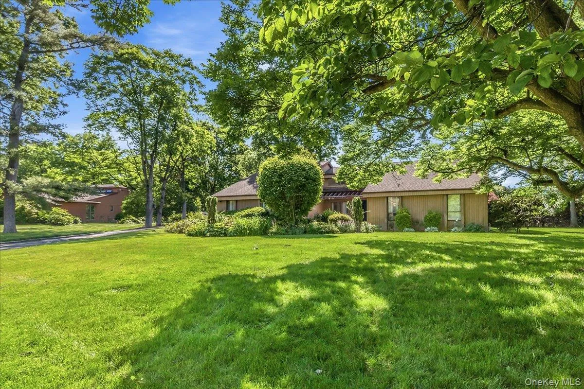 17 Campo Circle, North Hempstead, NY, 5 Bedrooms Bedrooms, 9 Rooms Rooms,3 BathroomsBathrooms,Residential,For Rent,Campo,0,1007147 17 Campo Circle, North Hempstead, NY, 5 Bedrooms Bedrooms, 9 Rooms Rooms,3 BathroomsBathrooms,Residential,For Rent,Campo,0,1007147