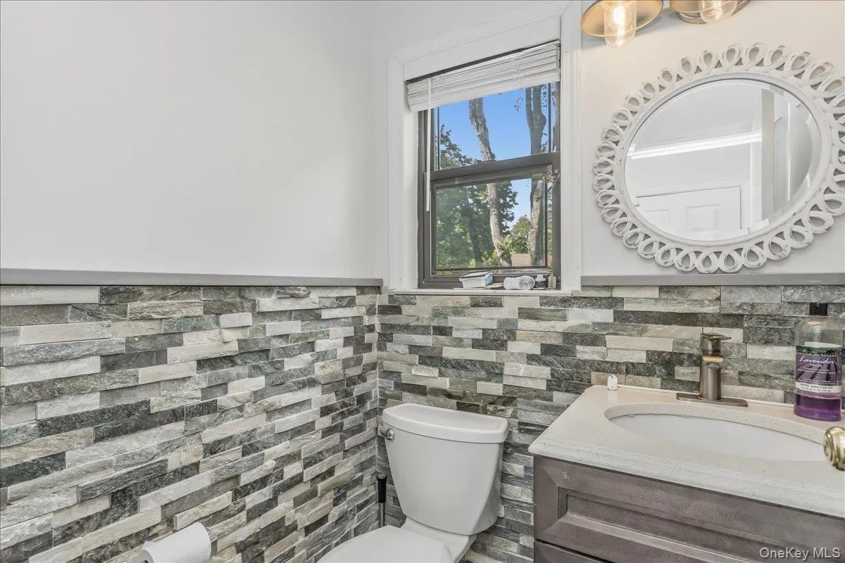 17 Campo Circle, North Hempstead, NY, 5 Bedrooms Bedrooms, 9 Rooms Rooms,3 BathroomsBathrooms,Residential,For Rent,Campo,0,1007147 17 Campo Circle, North Hempstead, NY, 5 Bedrooms Bedrooms, 9 Rooms Rooms,3 BathroomsBathrooms,Residential,For Rent,Campo,0,1007147