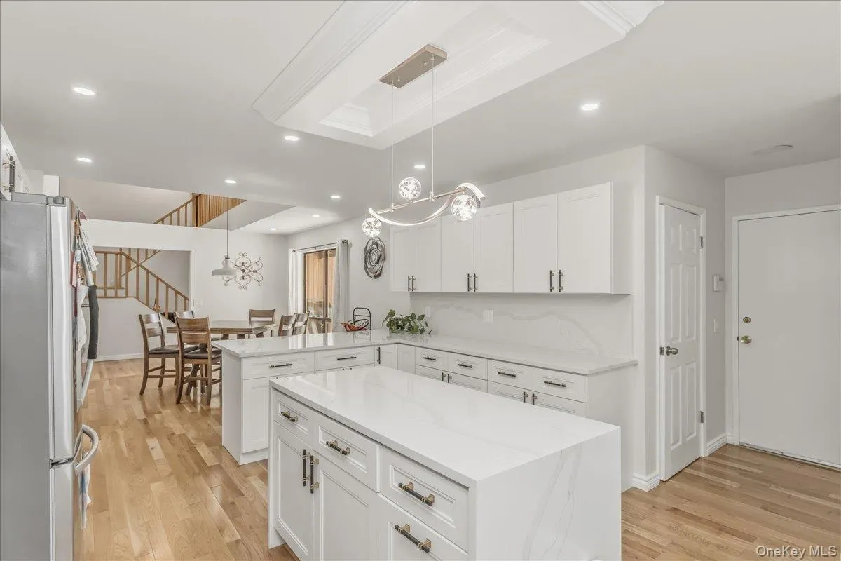17 Campo Circle, North Hempstead, NY, 5 Bedrooms Bedrooms, 9 Rooms Rooms,3 BathroomsBathrooms,Residential,For Rent,Campo,0,1007147 17 Campo Circle, North Hempstead, NY, 5 Bedrooms Bedrooms, 9 Rooms Rooms,3 BathroomsBathrooms,Residential,For Rent,Campo,0,1007147