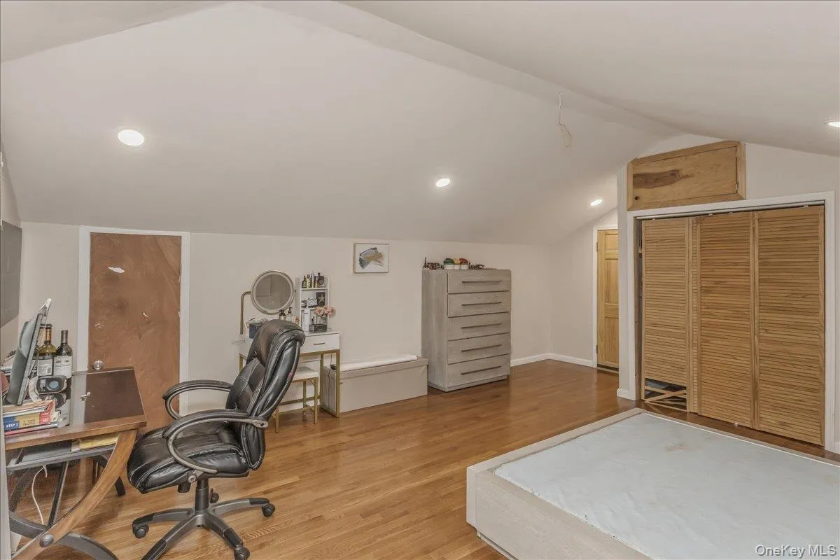 17 Campo Circle, North Hempstead, NY, 5 Bedrooms Bedrooms, 9 Rooms Rooms,3 BathroomsBathrooms,Residential,For Rent,Campo,0,1007147 17 Campo Circle, North Hempstead, NY, 5 Bedrooms Bedrooms, 9 Rooms Rooms,3 BathroomsBathrooms,Residential,For Rent,Campo,0,1007147