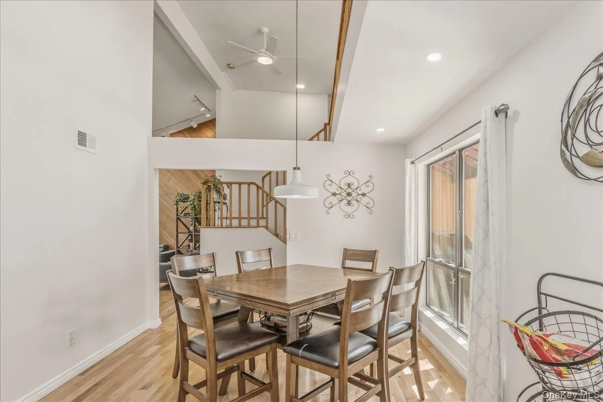 17 Campo Circle, North Hempstead, NY, 5 Bedrooms Bedrooms, 9 Rooms Rooms,3 BathroomsBathrooms,Residential,For Rent,Campo,0,1007147 17 Campo Circle, North Hempstead, NY, 5 Bedrooms Bedrooms, 9 Rooms Rooms,3 BathroomsBathrooms,Residential,For Rent,Campo,0,1007147