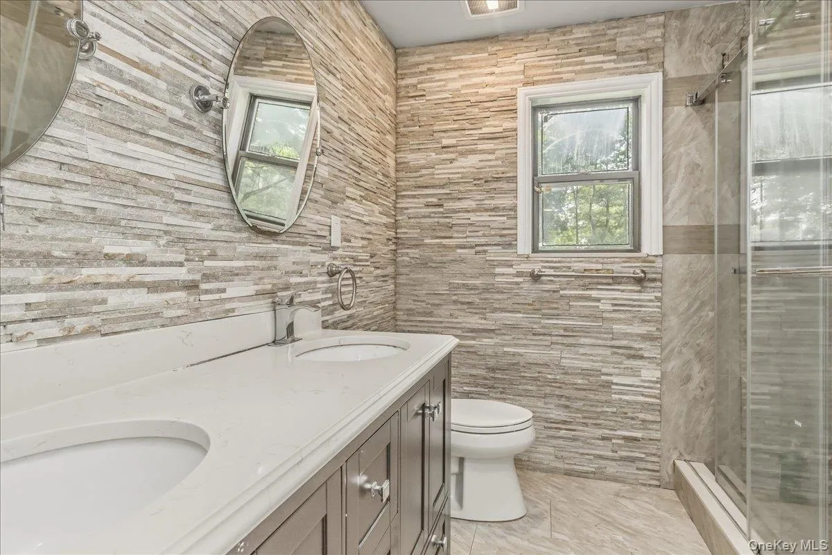 17 Campo Circle, North Hempstead, NY, 5 Bedrooms Bedrooms, 9 Rooms Rooms,3 BathroomsBathrooms,Residential,For Rent,Campo,0,1007147 17 Campo Circle, North Hempstead, NY, 5 Bedrooms Bedrooms, 9 Rooms Rooms,3 BathroomsBathrooms,Residential,For Rent,Campo,0,1007147