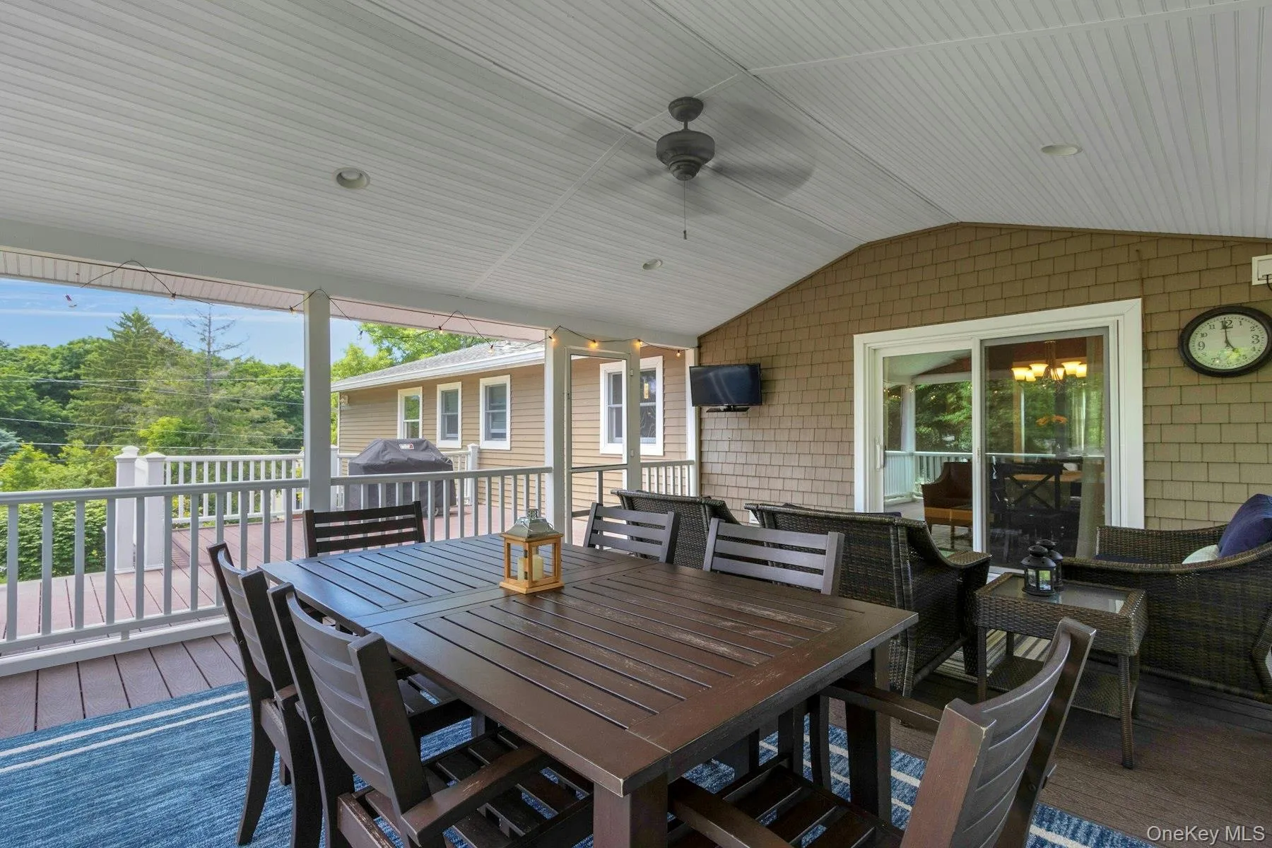 Sliding doors to dining room and TV hookup. Sliding doors to dining room and TV hookup.