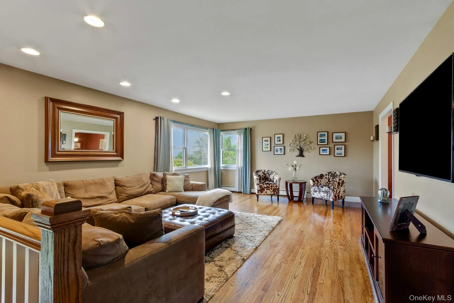 Gleaming Hardwood Floors Gleaming Hardwood Floors