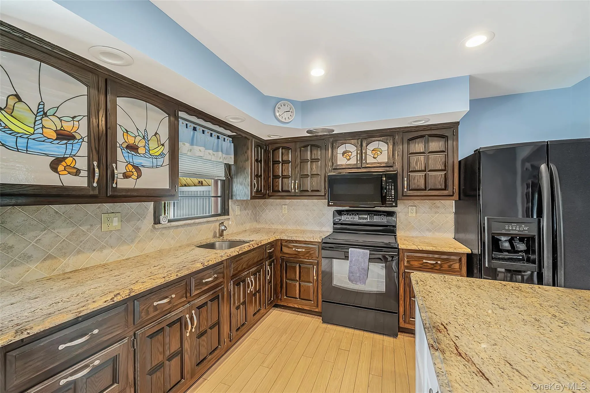 376 Country Road, Brookhaven, NY, 4 Bedrooms Bedrooms, 8 Rooms Rooms,2 BathroomsBathrooms,Residential,For Rent,Country,0,1007151 376 Country Road, Brookhaven, NY, 4 Bedrooms Bedrooms, 8 Rooms Rooms,2 BathroomsBathrooms,Residential,For Rent,Country,0,1007151
