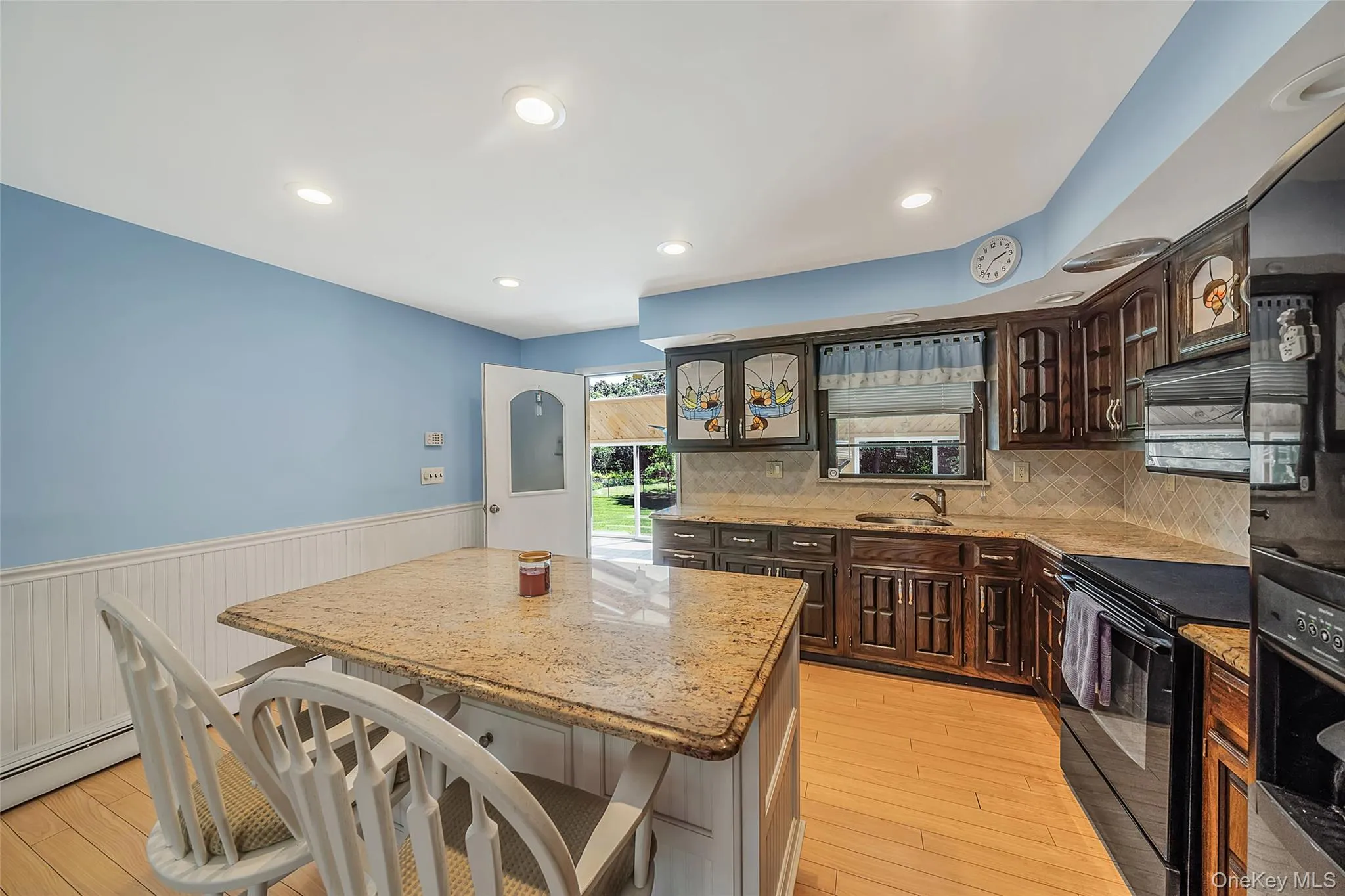 376 Country Road, Brookhaven, NY, 4 Bedrooms Bedrooms, 8 Rooms Rooms,2 BathroomsBathrooms,Residential,For Rent,Country,0,1007151 376 Country Road, Brookhaven, NY, 4 Bedrooms Bedrooms, 8 Rooms Rooms,2 BathroomsBathrooms,Residential,For Rent,Country,0,1007151