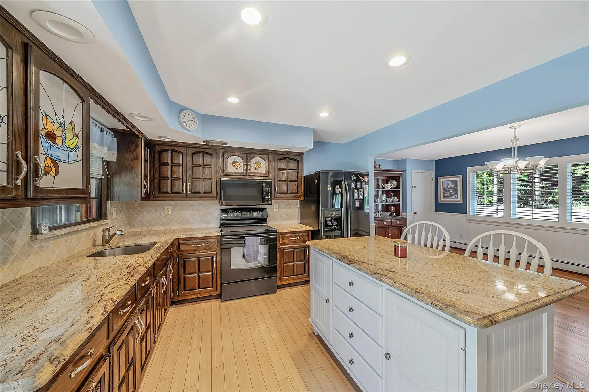 376 Country Road, Brookhaven, NY, 4 Bedrooms Bedrooms, 8 Rooms Rooms,2 BathroomsBathrooms,Residential,For Rent,Country,0,1007151 376 Country Road, Brookhaven, NY, 4 Bedrooms Bedrooms, 8 Rooms Rooms,2 BathroomsBathrooms,Residential,For Rent,Country,0,1007151