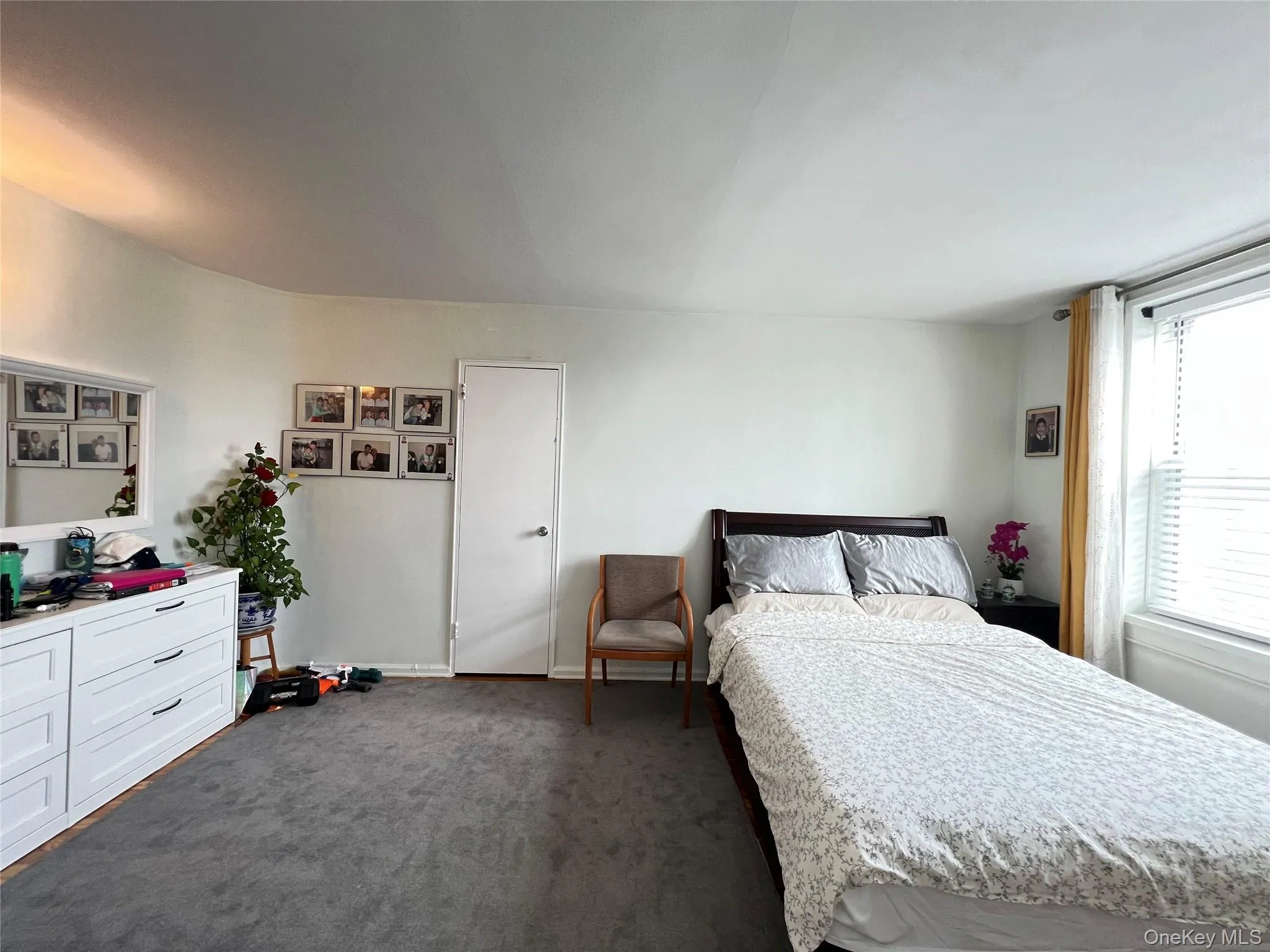 60-11 Broadway, New York, NY, 2 Bedrooms Bedrooms, 5 Rooms Rooms,1 BathroomBathrooms,Residential,For Rent,Broadway,0,1007153 60-11 Broadway, New York, NY, 2 Bedrooms Bedrooms, 5 Rooms Rooms,1 BathroomBathrooms,Residential,For Rent,Broadway,0,1007153