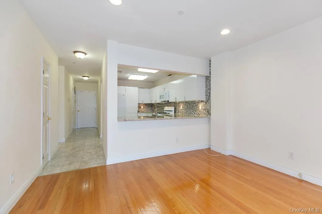 1 portico ct, North Hempstead, NY, 1 Bedroom Bedrooms, 3 Rooms Rooms,1 BathroomBathrooms,Residential Lease,For Rent,portico ct,0,1007156 1 portico ct, North Hempstead, NY, 1 Bedroom Bedrooms, 3 Rooms Rooms,1 BathroomBathrooms,Residential Lease,For Rent,portico ct,0,1007156