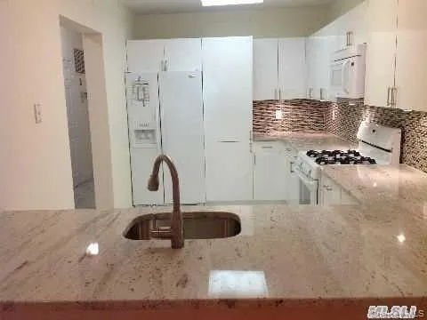 1 portico ct, North Hempstead, NY, 1 Bedroom Bedrooms, 3 Rooms Rooms,1 BathroomBathrooms,Residential Lease,For Rent,portico ct,0,1007156 1 portico ct, North Hempstead, NY, 1 Bedroom Bedrooms, 3 Rooms Rooms,1 BathroomBathrooms,Residential Lease,For Rent,portico ct,0,1007156