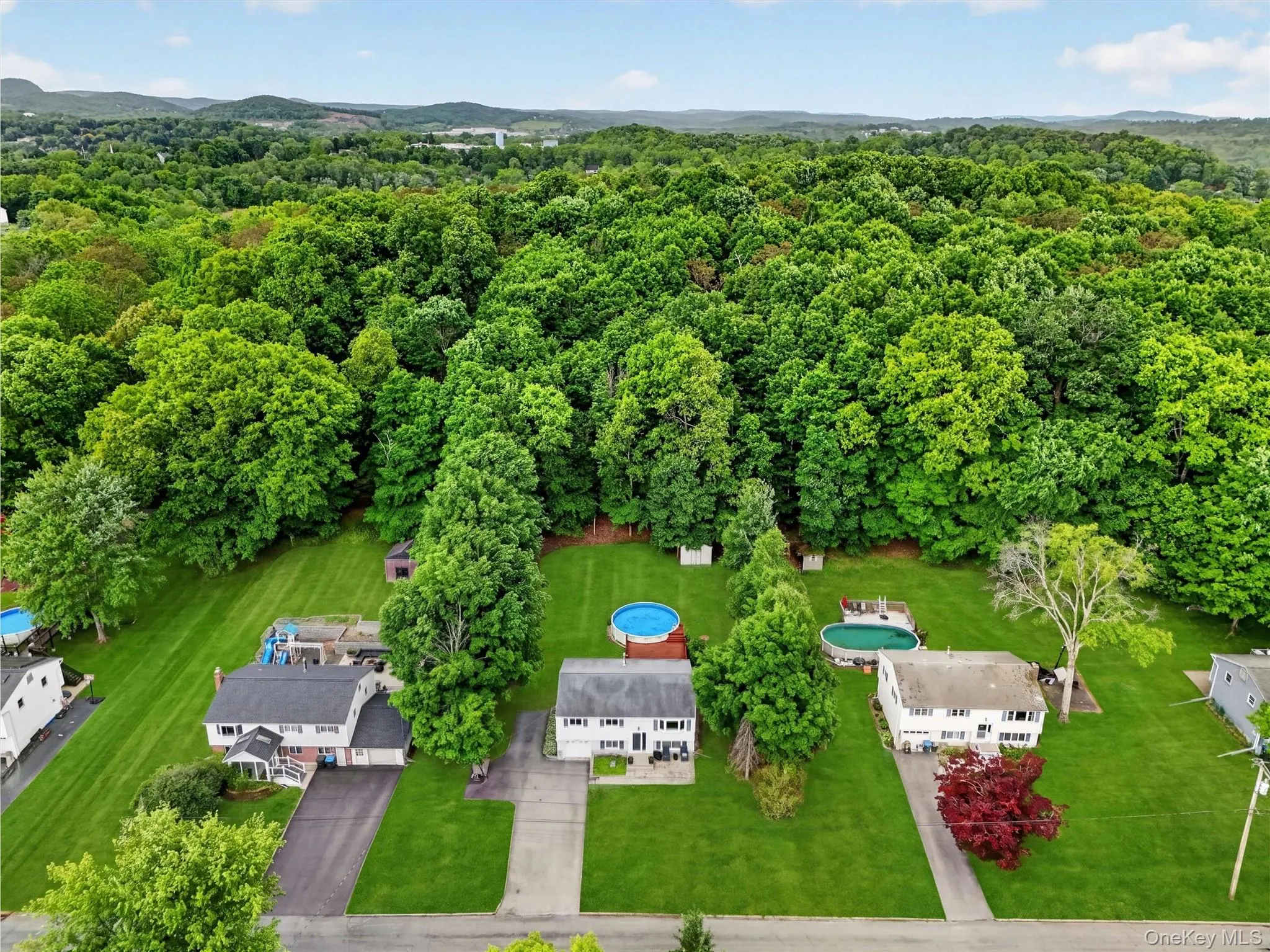 37 Surrey Road, Chester Town, NY, 4 Bedrooms Bedrooms, 8 Rooms Rooms,2 BathroomsBathrooms,Residential,For Rent,Surrey,0,1007164 37 Surrey Road, Chester Town, NY, 4 Bedrooms Bedrooms, 8 Rooms Rooms,2 BathroomsBathrooms,Residential,For Rent,Surrey,0,1007164