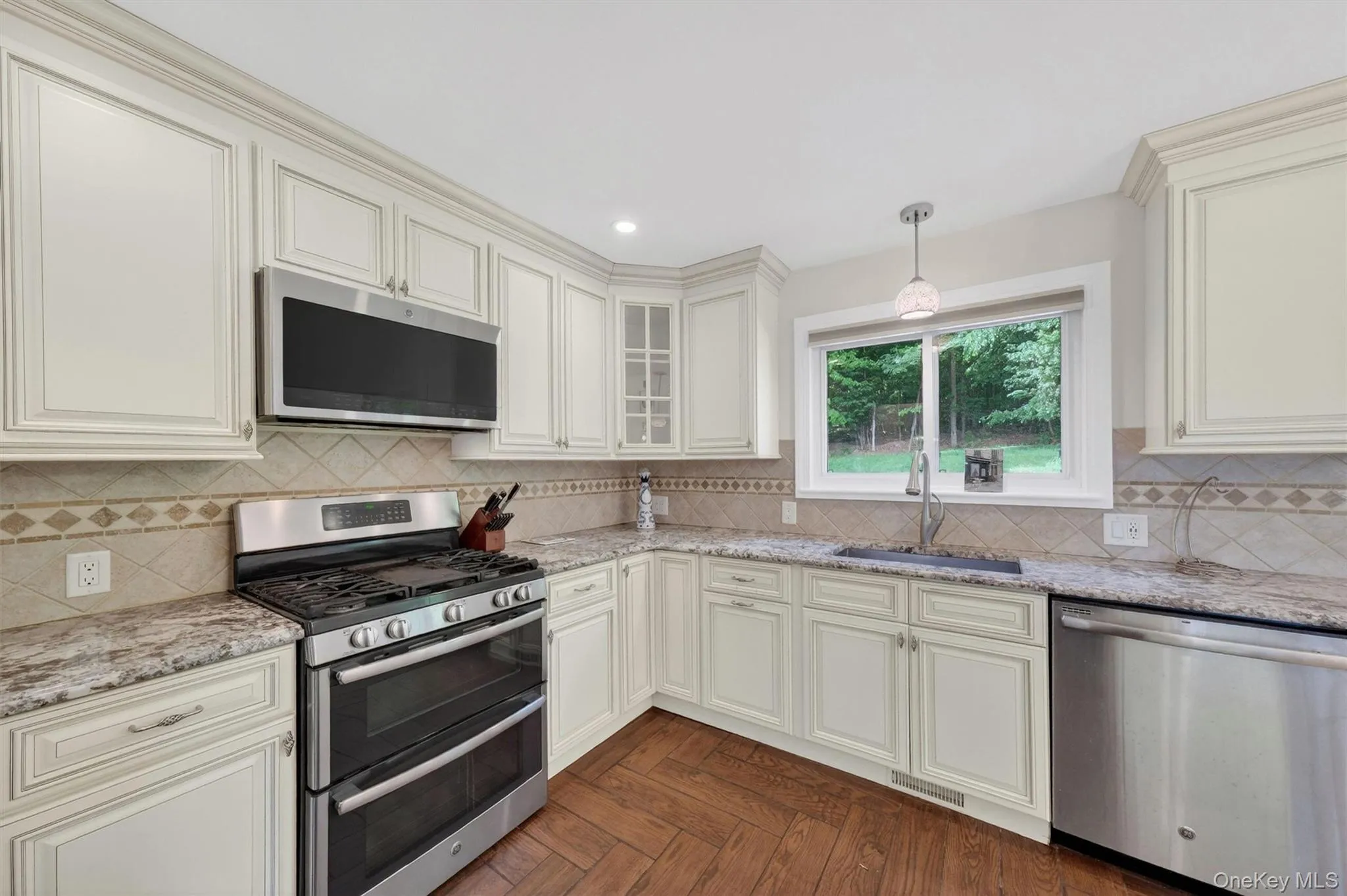 37 Surrey Road, Chester Town, NY, 4 Bedrooms Bedrooms, 8 Rooms Rooms,2 BathroomsBathrooms,Residential,For Rent,Surrey,0,1007164 37 Surrey Road, Chester Town, NY, 4 Bedrooms Bedrooms, 8 Rooms Rooms,2 BathroomsBathrooms,Residential,For Rent,Surrey,0,1007164