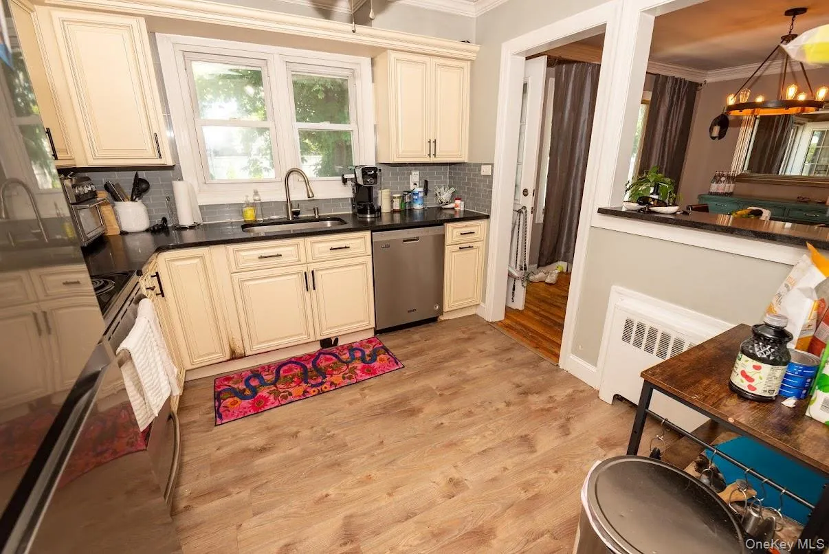23 Martin Road, Oyster Bay, NY, 3 Bedrooms Bedrooms, 6 Rooms Rooms,1 BathroomBathrooms,Residential,For Rent,Martin,0,1007172 23 Martin Road, Oyster Bay, NY, 3 Bedrooms Bedrooms, 6 Rooms Rooms,1 BathroomBathrooms,Residential,For Rent,Martin,0,1007172