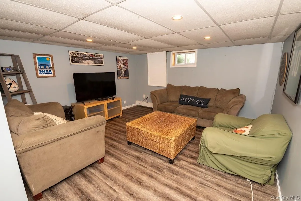 23 Martin Road, Oyster Bay, NY, 3 Bedrooms Bedrooms, 6 Rooms Rooms,1 BathroomBathrooms,Residential,For Rent,Martin,0,1007172 23 Martin Road, Oyster Bay, NY, 3 Bedrooms Bedrooms, 6 Rooms Rooms,1 BathroomBathrooms,Residential,For Rent,Martin,0,1007172