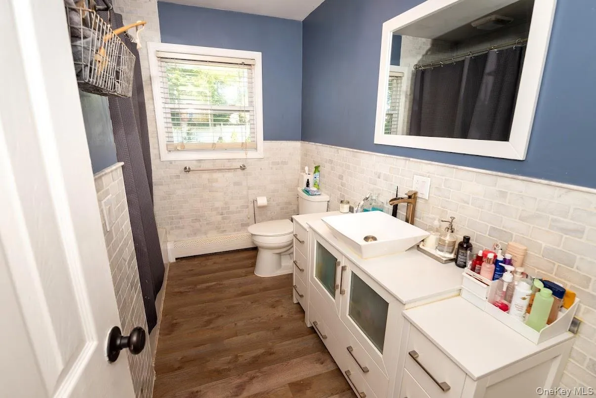 23 Martin Road, Oyster Bay, NY, 3 Bedrooms Bedrooms, 6 Rooms Rooms,1 BathroomBathrooms,Residential,For Rent,Martin,0,1007172 23 Martin Road, Oyster Bay, NY, 3 Bedrooms Bedrooms, 6 Rooms Rooms,1 BathroomBathrooms,Residential,For Rent,Martin,0,1007172
