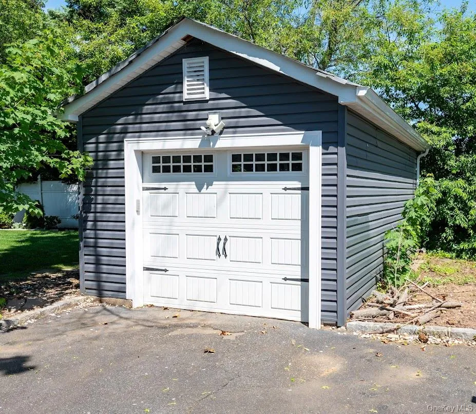 23 Martin Road, Oyster Bay, NY, 3 Bedrooms Bedrooms, 6 Rooms Rooms,1 BathroomBathrooms,Residential,For Rent,Martin,0,1007172 23 Martin Road, Oyster Bay, NY, 3 Bedrooms Bedrooms, 6 Rooms Rooms,1 BathroomBathrooms,Residential,For Rent,Martin,0,1007172