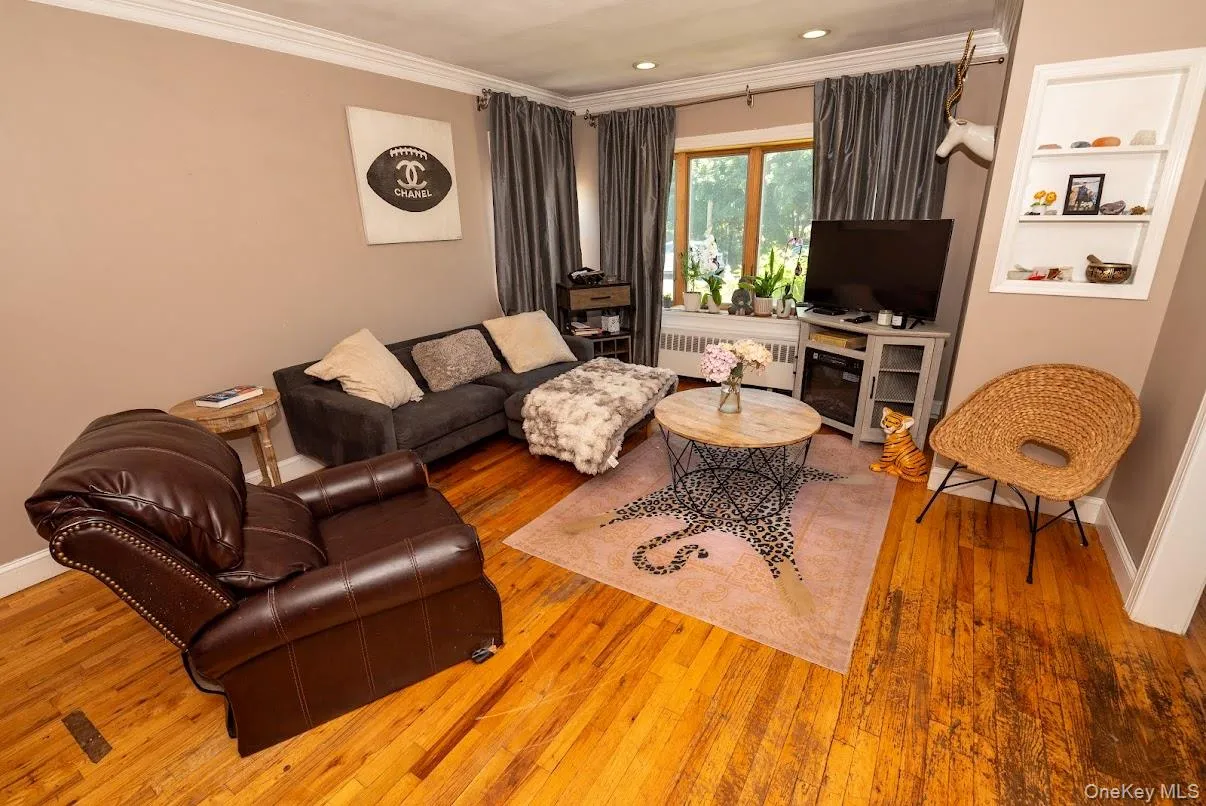 23 Martin Road, Oyster Bay, NY, 3 Bedrooms Bedrooms, 6 Rooms Rooms,1 BathroomBathrooms,Residential,For Rent,Martin,0,1007172 23 Martin Road, Oyster Bay, NY, 3 Bedrooms Bedrooms, 6 Rooms Rooms,1 BathroomBathrooms,Residential,For Rent,Martin,0,1007172