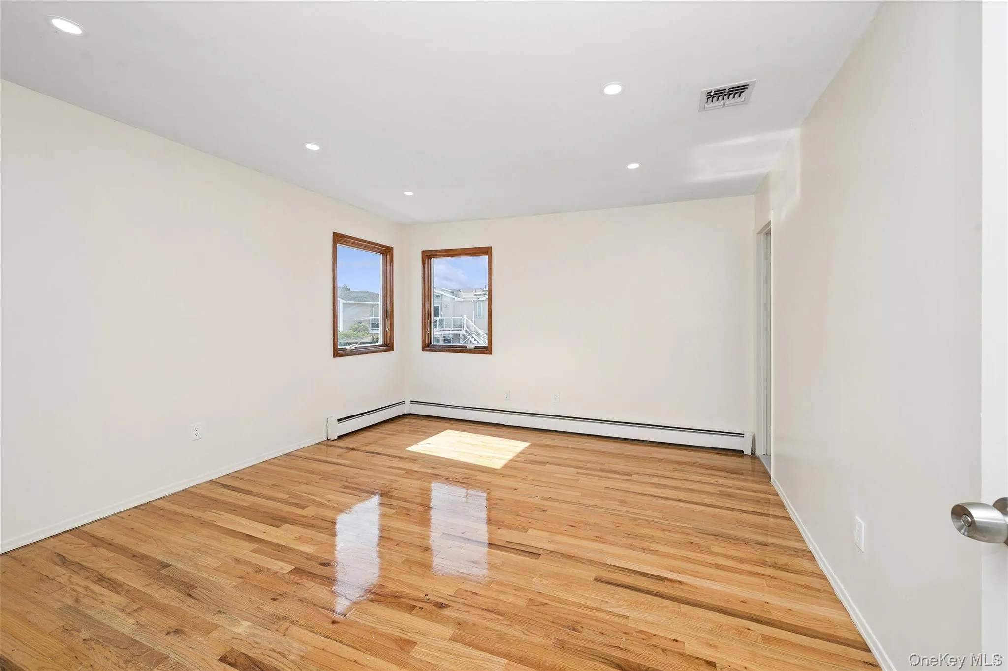 2625 Riverside Drive, Hempstead, NY, 3 Bedrooms Bedrooms, 7 Rooms Rooms,3 BathroomsBathrooms,Residential,For Rent,Riverside,0,1007174 2625 Riverside Drive, Hempstead, NY, 3 Bedrooms Bedrooms, 7 Rooms Rooms,3 BathroomsBathrooms,Residential,For Rent,Riverside,0,1007174