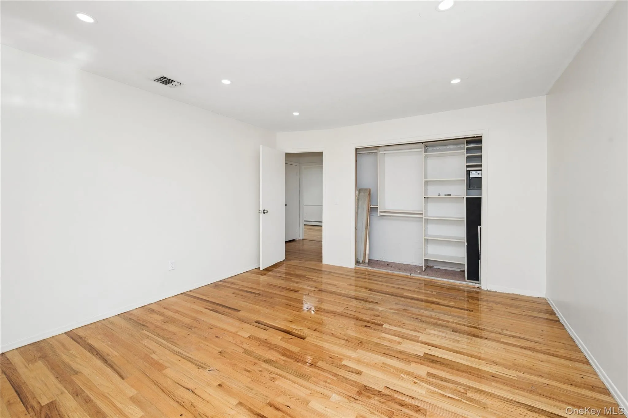 2625 Riverside Drive, Hempstead, NY, 3 Bedrooms Bedrooms, 7 Rooms Rooms,3 BathroomsBathrooms,Residential,For Rent,Riverside,0,1007174 2625 Riverside Drive, Hempstead, NY, 3 Bedrooms Bedrooms, 7 Rooms Rooms,3 BathroomsBathrooms,Residential,For Rent,Riverside,0,1007174