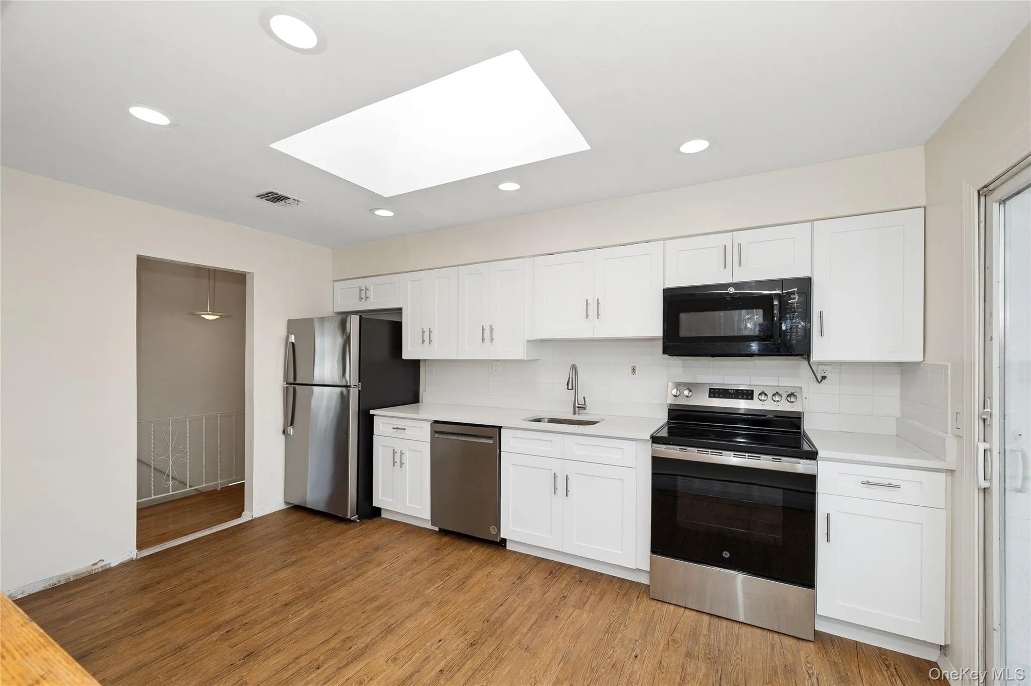 2625 Riverside Drive, Hempstead, NY, 3 Bedrooms Bedrooms, 7 Rooms Rooms,3 BathroomsBathrooms,Residential,For Rent,Riverside,0,1007174 2625 Riverside Drive, Hempstead, NY, 3 Bedrooms Bedrooms, 7 Rooms Rooms,3 BathroomsBathrooms,Residential,For Rent,Riverside,0,1007174
