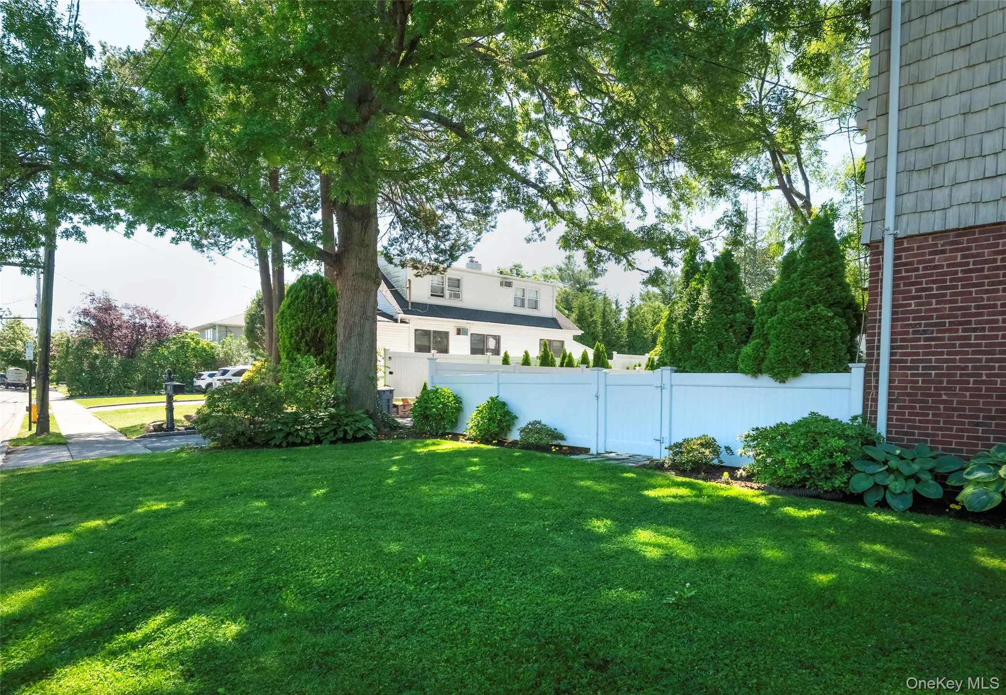 172 Hillside Avenue, North Hempstead, NY, 2 Bedrooms Bedrooms, 5 Rooms Rooms,1 BathroomBathrooms,Residential,For Rent,Hillside,0,1007175 172 Hillside Avenue, North Hempstead, NY, 2 Bedrooms Bedrooms, 5 Rooms Rooms,1 BathroomBathrooms,Residential,For Rent,Hillside,0,1007175