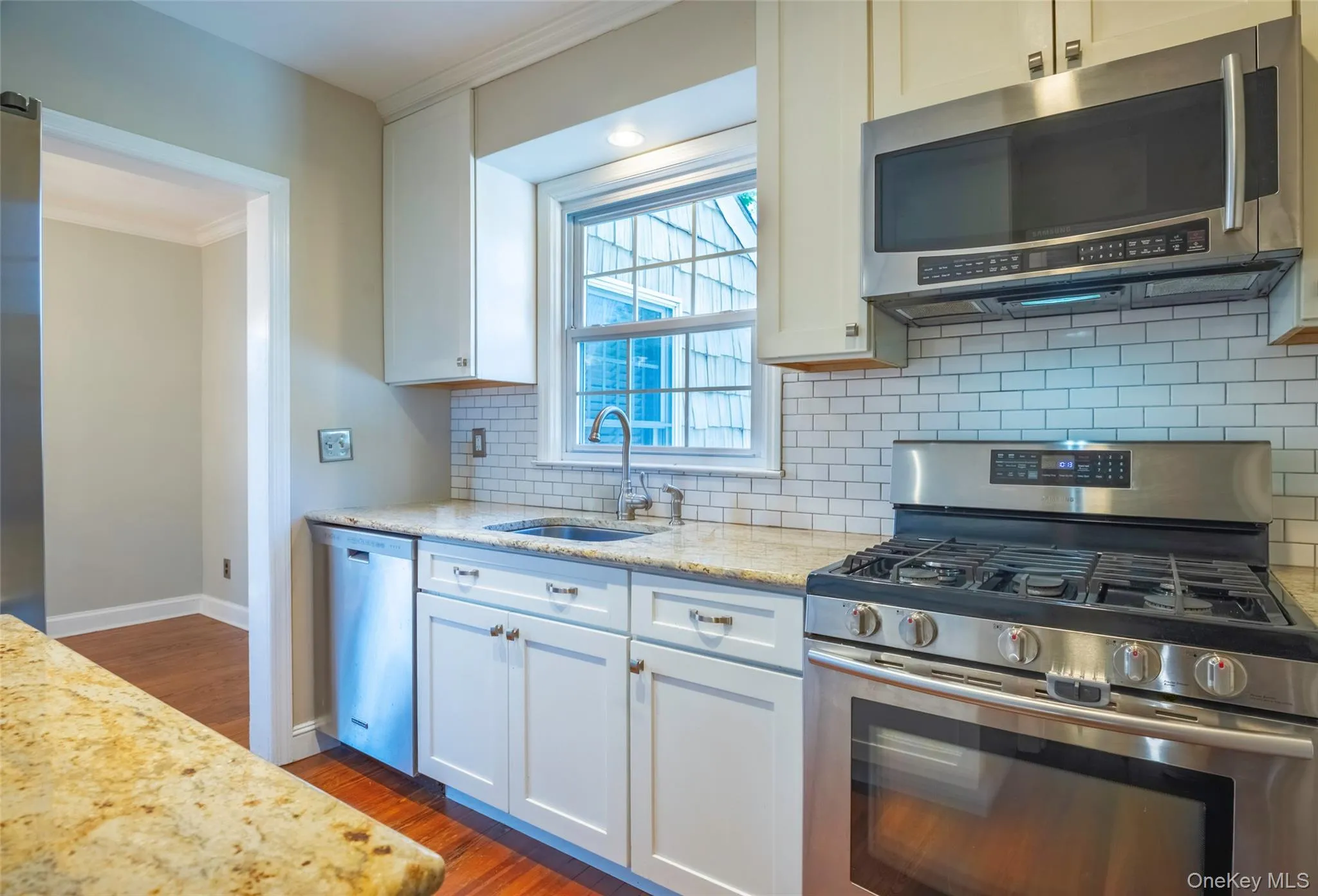 172 Hillside Avenue, North Hempstead, NY, 2 Bedrooms Bedrooms, 5 Rooms Rooms,1 BathroomBathrooms,Residential,For Rent,Hillside,0,1007175 172 Hillside Avenue, North Hempstead, NY, 2 Bedrooms Bedrooms, 5 Rooms Rooms,1 BathroomBathrooms,Residential,For Rent,Hillside,0,1007175