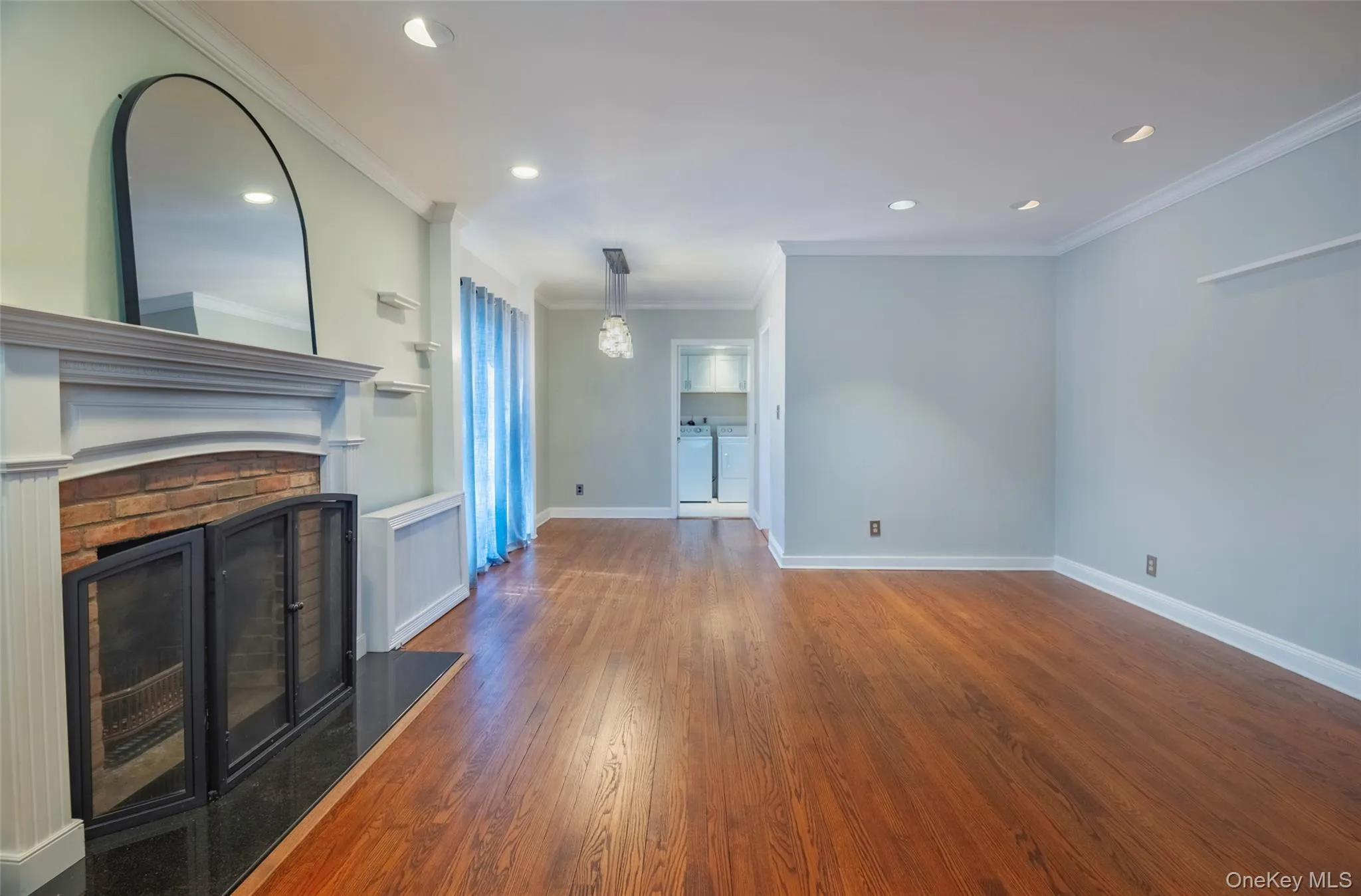 172 Hillside Avenue, North Hempstead, NY, 2 Bedrooms Bedrooms, 5 Rooms Rooms,1 BathroomBathrooms,Residential,For Rent,Hillside,0,1007175 172 Hillside Avenue, North Hempstead, NY, 2 Bedrooms Bedrooms, 5 Rooms Rooms,1 BathroomBathrooms,Residential,For Rent,Hillside,0,1007175