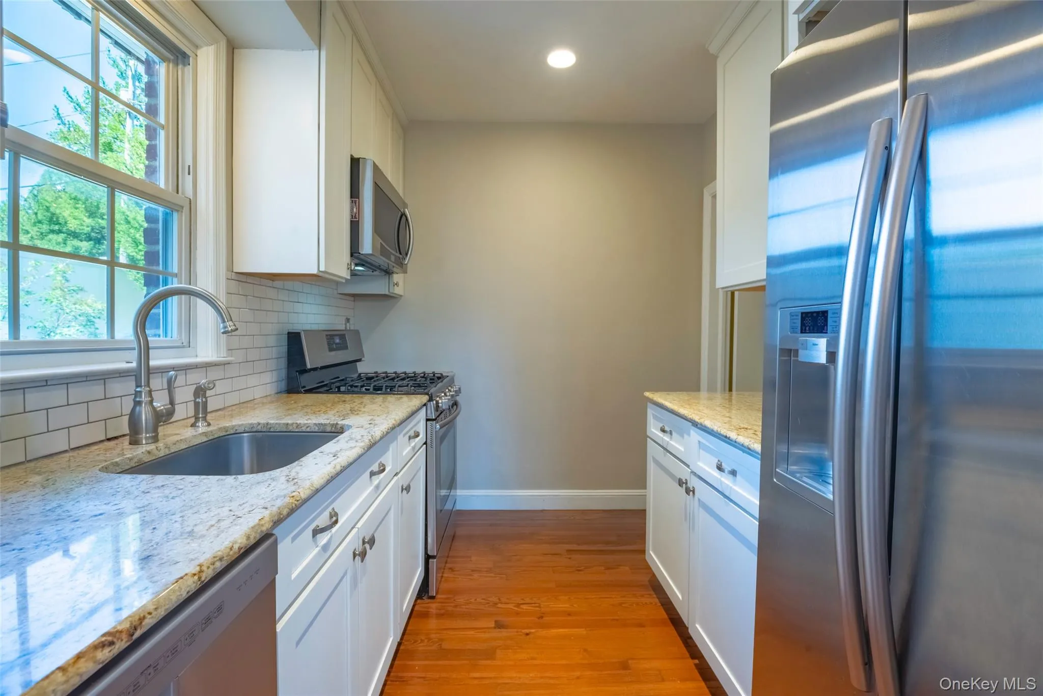 172 Hillside Avenue, North Hempstead, NY, 2 Bedrooms Bedrooms, 5 Rooms Rooms,1 BathroomBathrooms,Residential,For Rent,Hillside,0,1007175 172 Hillside Avenue, North Hempstead, NY, 2 Bedrooms Bedrooms, 5 Rooms Rooms,1 BathroomBathrooms,Residential,For Rent,Hillside,0,1007175