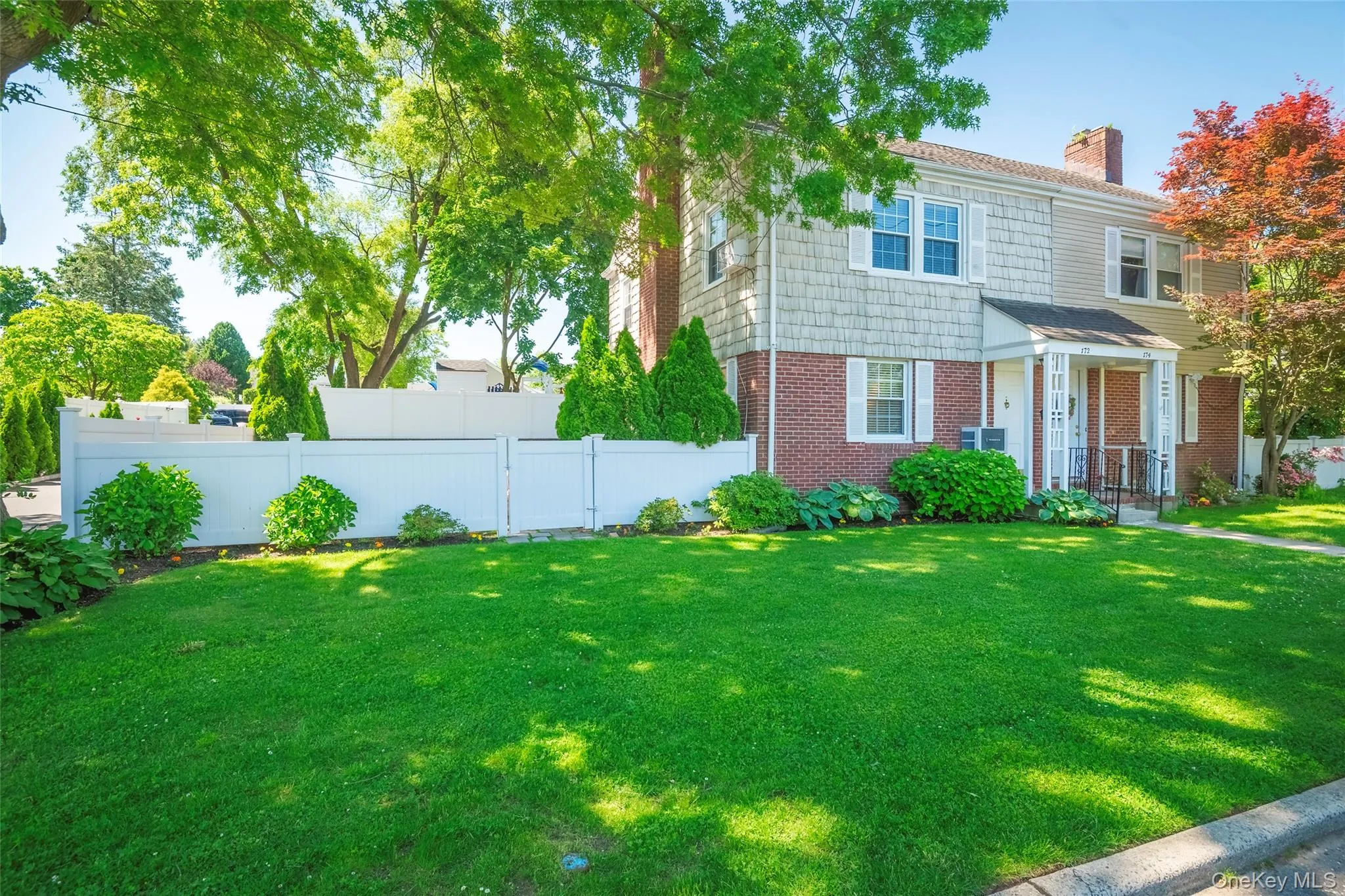 172 Hillside Avenue, North Hempstead, NY, 2 Bedrooms Bedrooms, 5 Rooms Rooms,1 BathroomBathrooms,Residential,For Rent,Hillside,0,1007175 172 Hillside Avenue, North Hempstead, NY, 2 Bedrooms Bedrooms, 5 Rooms Rooms,1 BathroomBathrooms,Residential,For Rent,Hillside,0,1007175