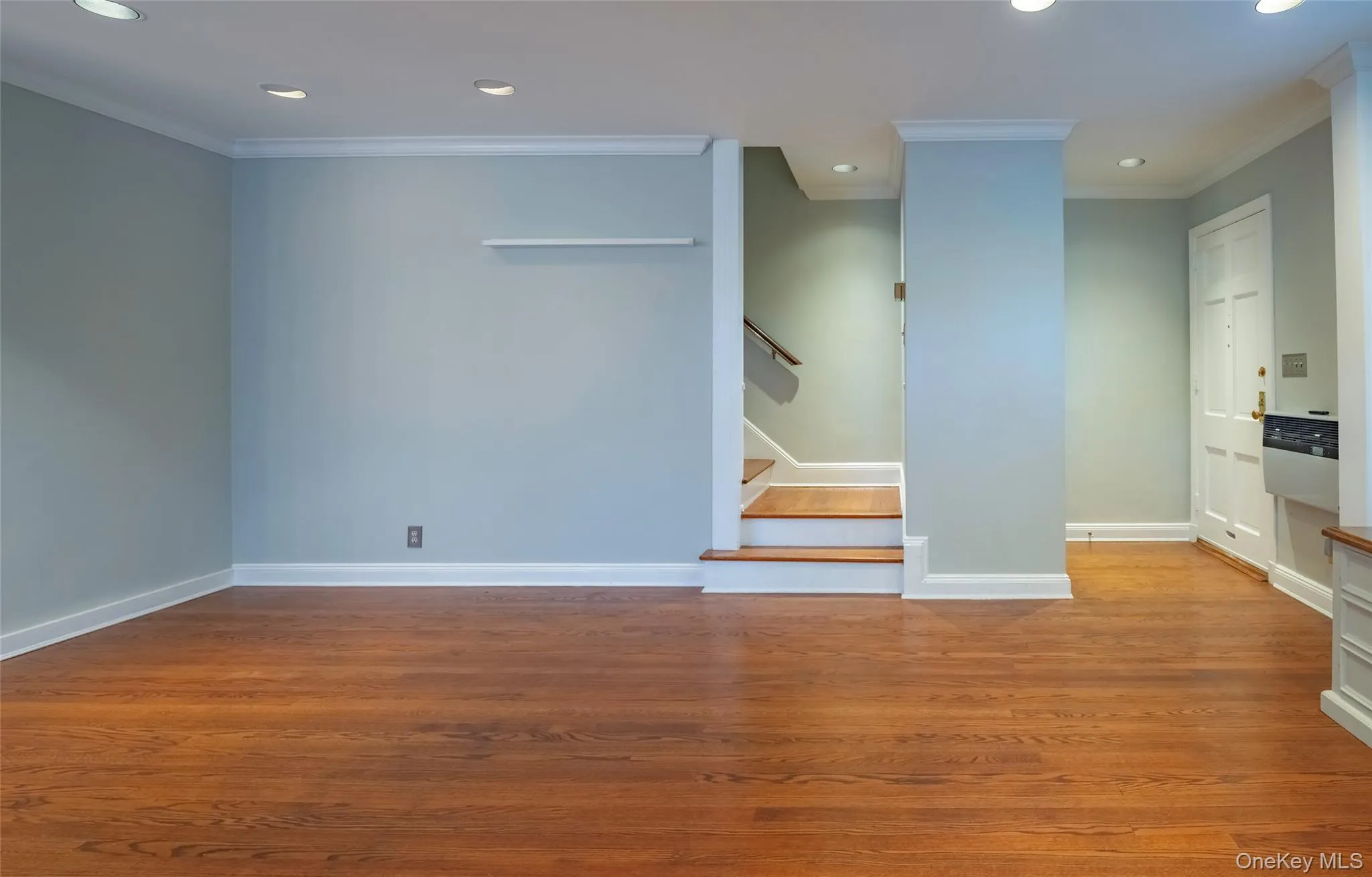172 Hillside Avenue, North Hempstead, NY, 2 Bedrooms Bedrooms, 5 Rooms Rooms,1 BathroomBathrooms,Residential,For Rent,Hillside,0,1007175 172 Hillside Avenue, North Hempstead, NY, 2 Bedrooms Bedrooms, 5 Rooms Rooms,1 BathroomBathrooms,Residential,For Rent,Hillside,0,1007175