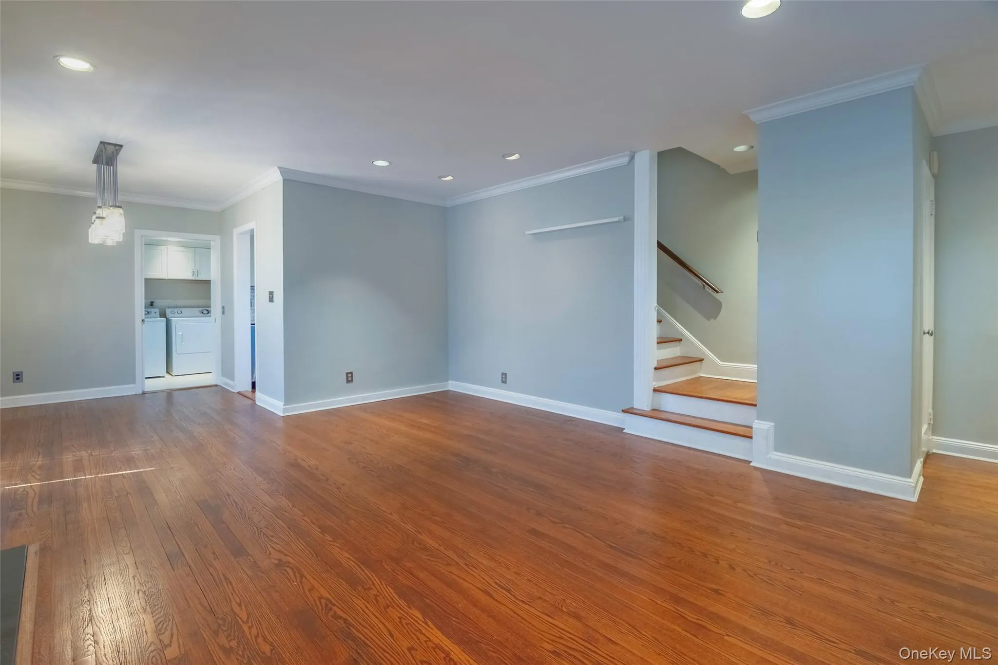 172 Hillside Avenue, North Hempstead, NY, 2 Bedrooms Bedrooms, 5 Rooms Rooms,1 BathroomBathrooms,Residential,For Rent,Hillside,0,1007175 172 Hillside Avenue, North Hempstead, NY, 2 Bedrooms Bedrooms, 5 Rooms Rooms,1 BathroomBathrooms,Residential,For Rent,Hillside,0,1007175