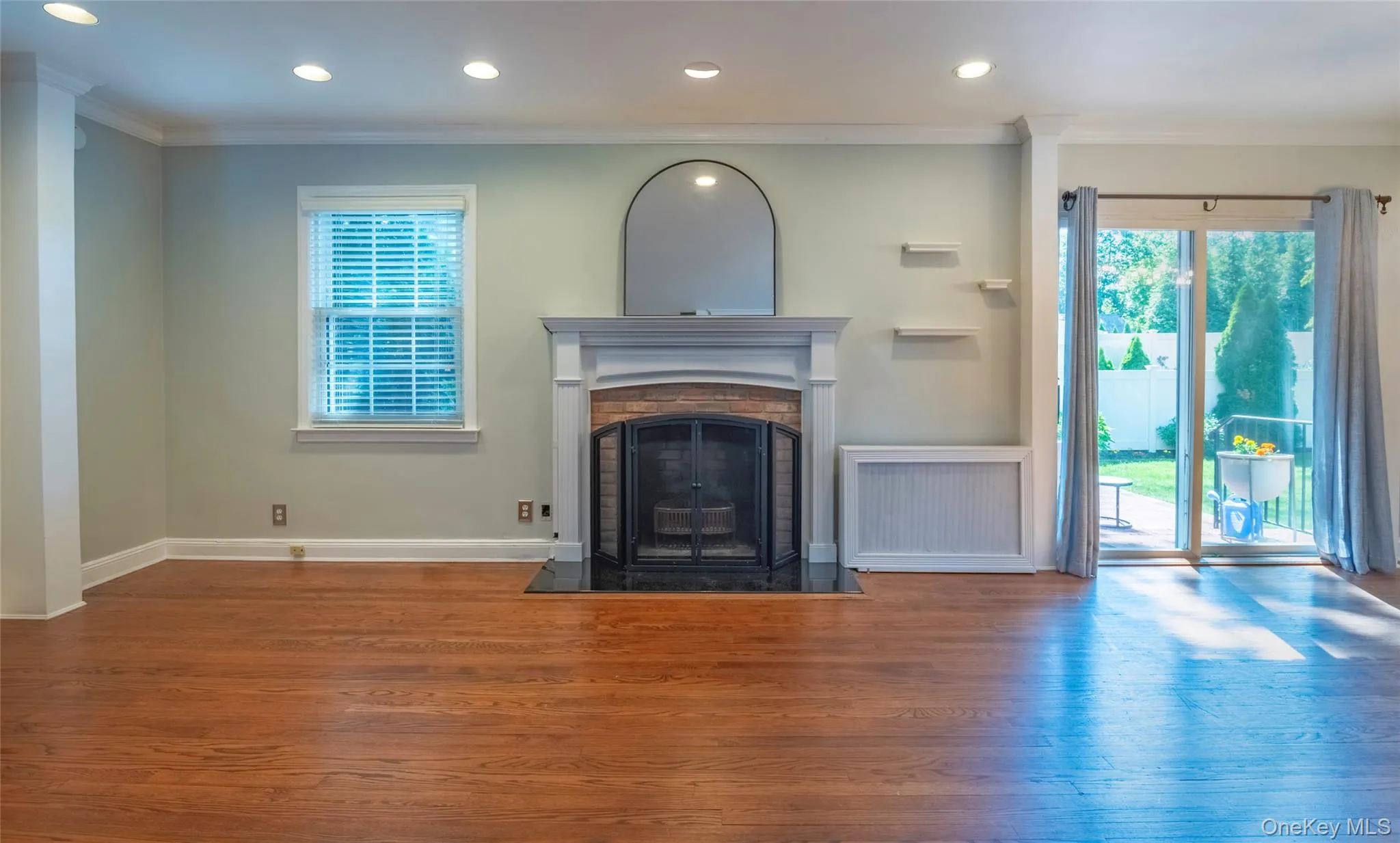 172 Hillside Avenue, North Hempstead, NY, 2 Bedrooms Bedrooms, 5 Rooms Rooms,1 BathroomBathrooms,Residential,For Rent,Hillside,0,1007175 172 Hillside Avenue, North Hempstead, NY, 2 Bedrooms Bedrooms, 5 Rooms Rooms,1 BathroomBathrooms,Residential,For Rent,Hillside,0,1007175